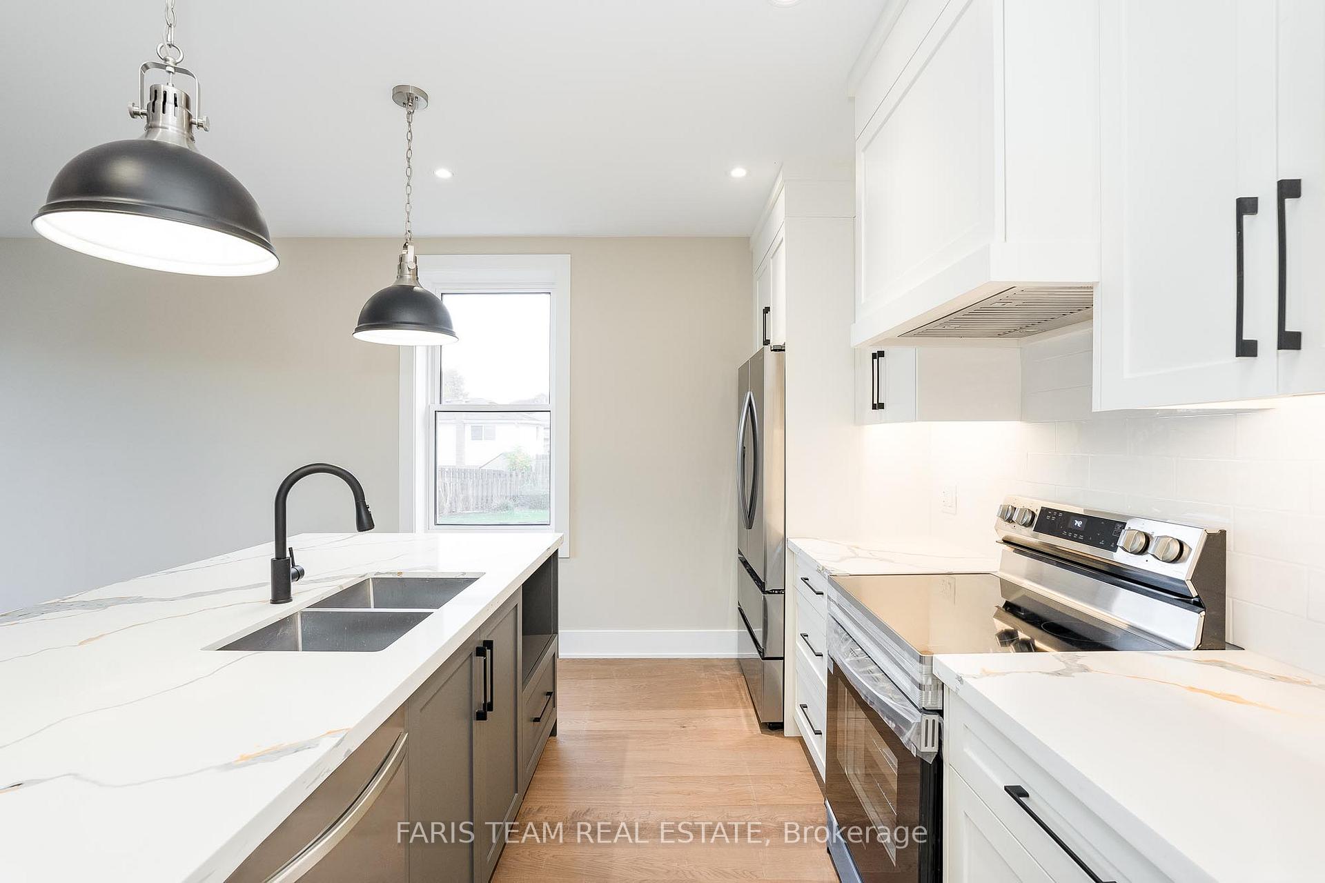 Photo 5 of 9 Bertram Drive, Springwater, Elmvale — HOMEH