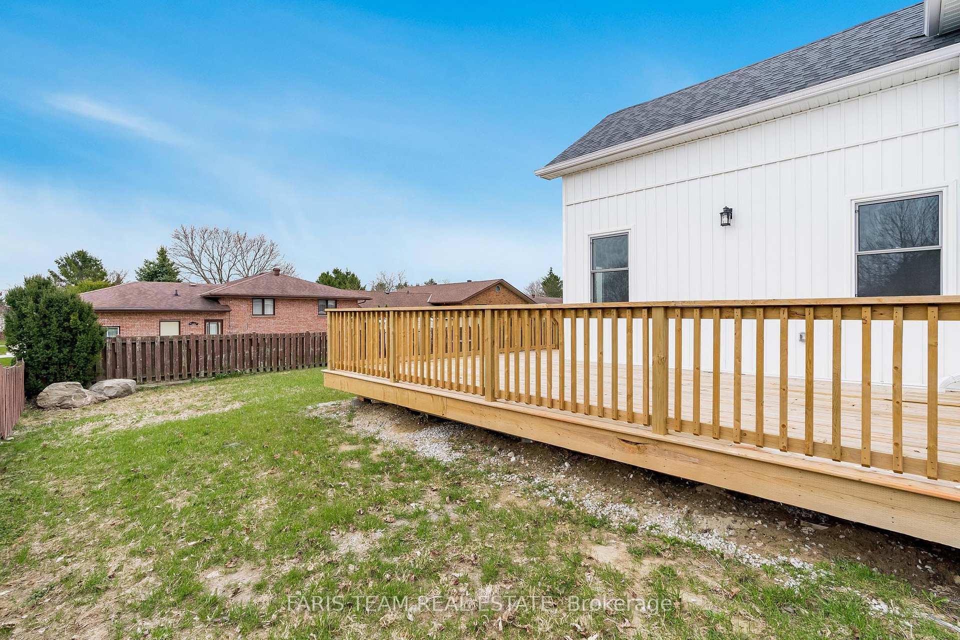 Photo 23 of 9 Bertram Drive, Springwater, Elmvale — HOMEH