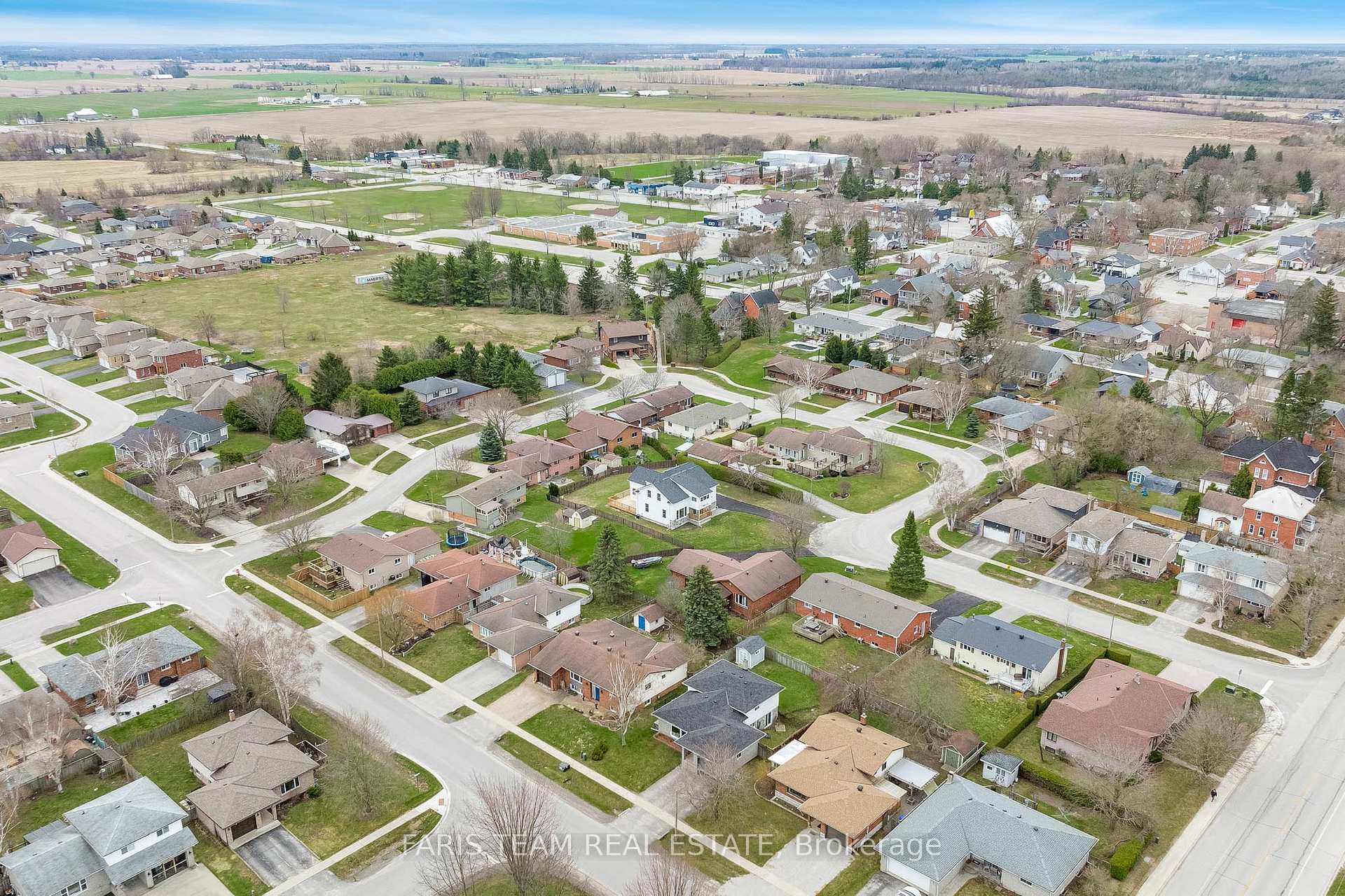 Photo 28 of 9 Bertram Drive, Springwater, Elmvale — HOMEH