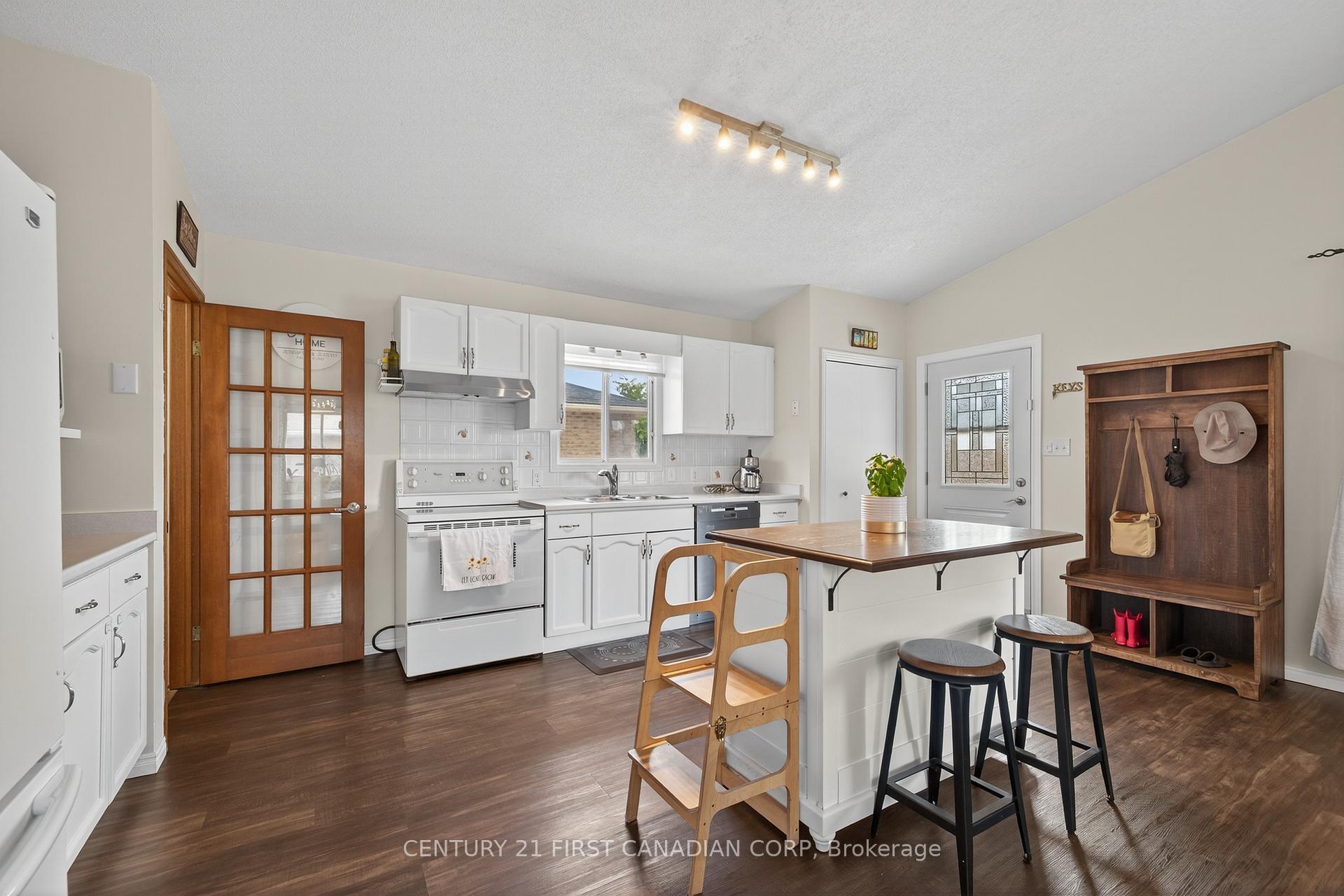 Photo 10 of 10 Rickwood Place, St. Thomas — HOMEH