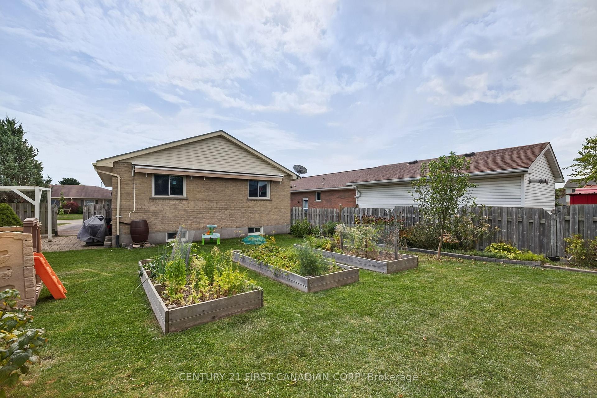Photo 39 of 10 Rickwood Place, St. Thomas — HOMEH
