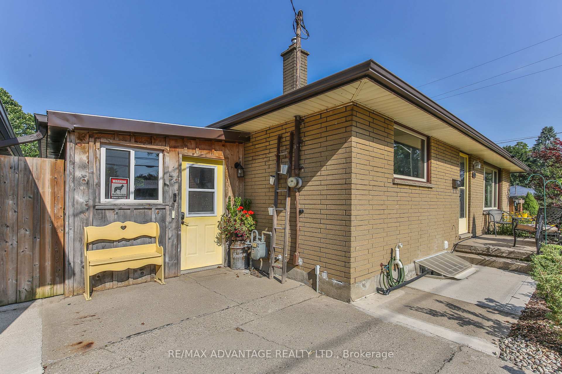 Photo 5 of 103 First Avenue, St. Thomas — HOMEH