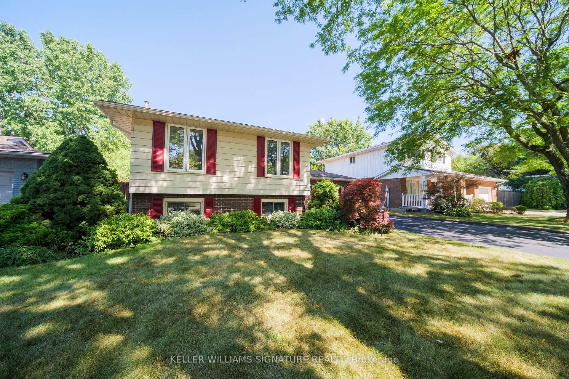 Photo 2 of 6 Deanna Crescent, St. Catharines, Martindale Pond — HOMEH