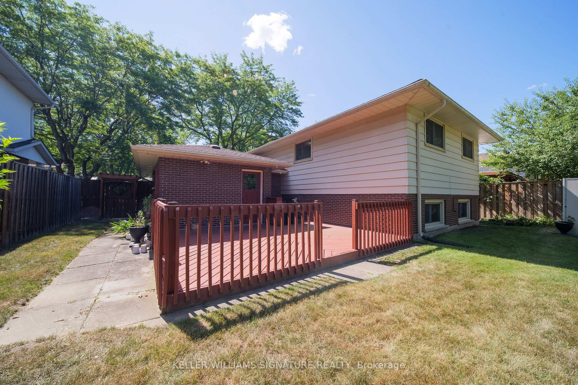 Photo 45 of 6 Deanna Crescent, St. Catharines, Martindale Pond — HOMEH