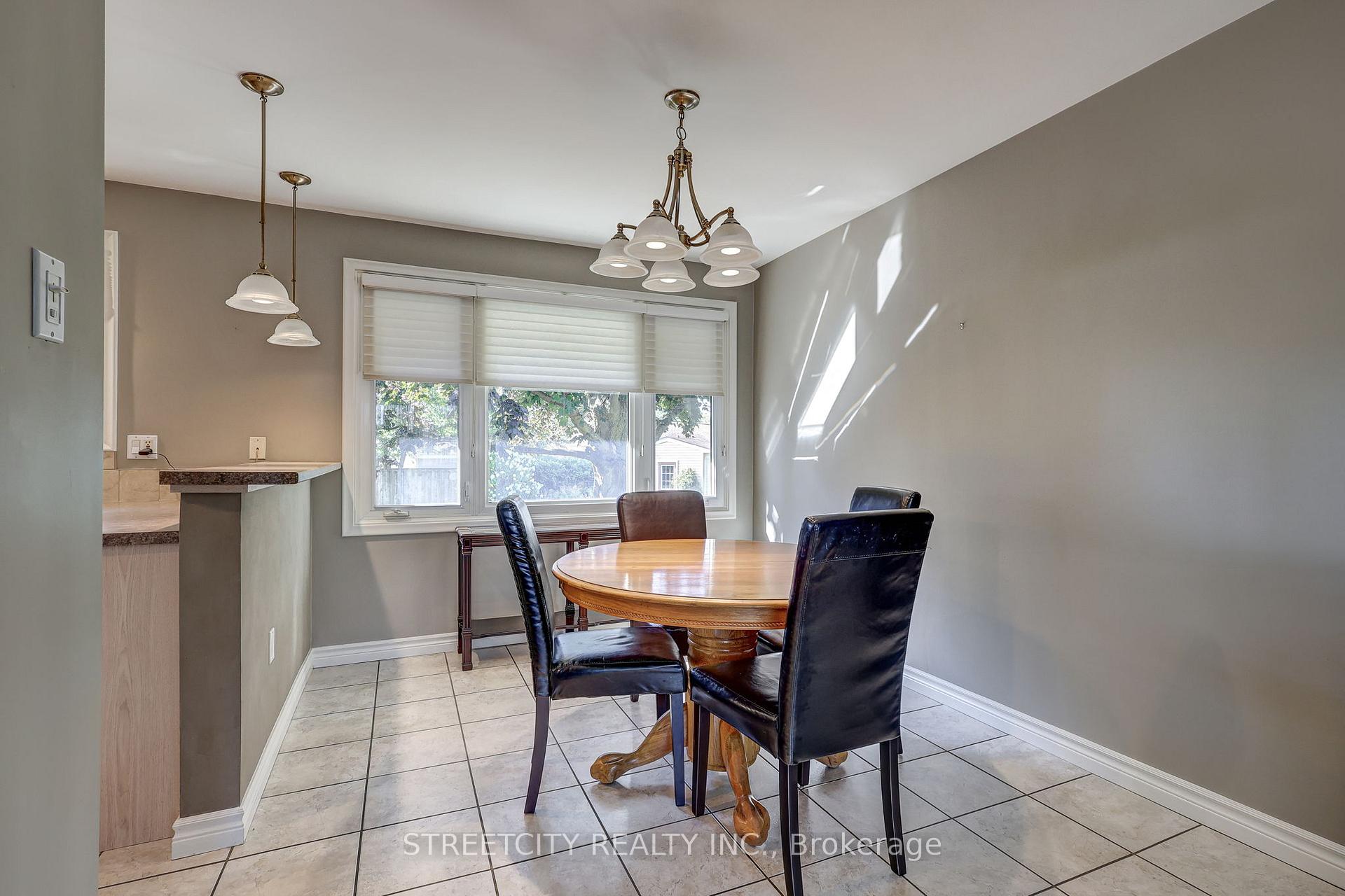 Photo 10 of 15 Ryerson Place, St. Thomas — HOMEH