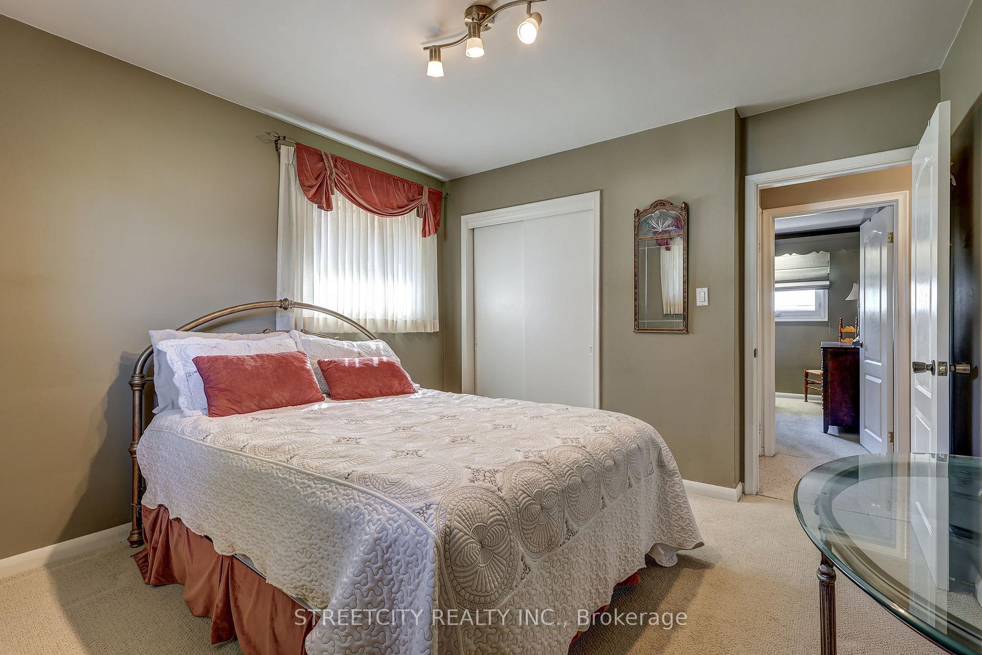 Photo 18 of 15 Ryerson Place, St. Thomas — HOMEH