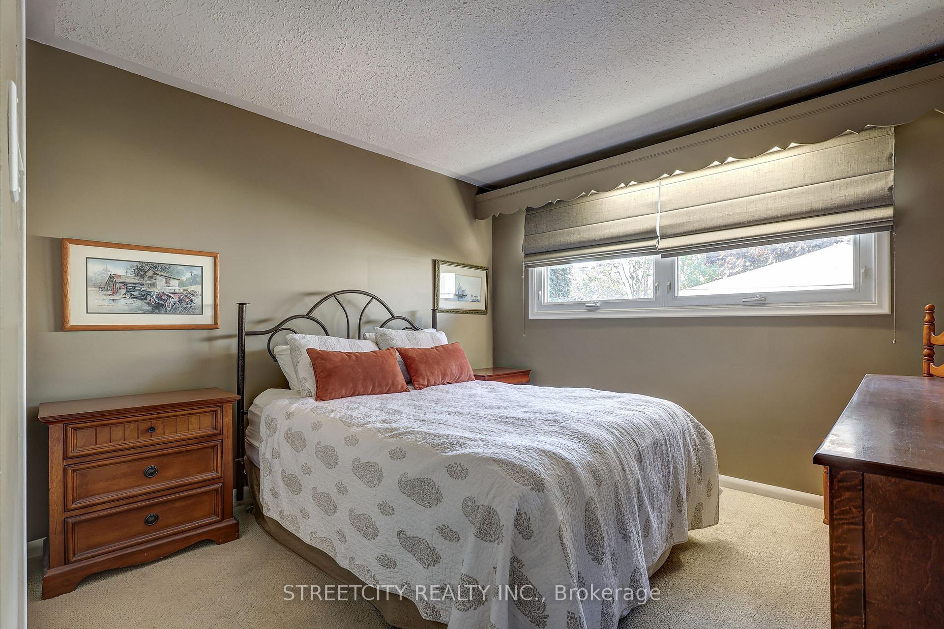 Photo 19 of 15 Ryerson Place, St. Thomas — HOMEH