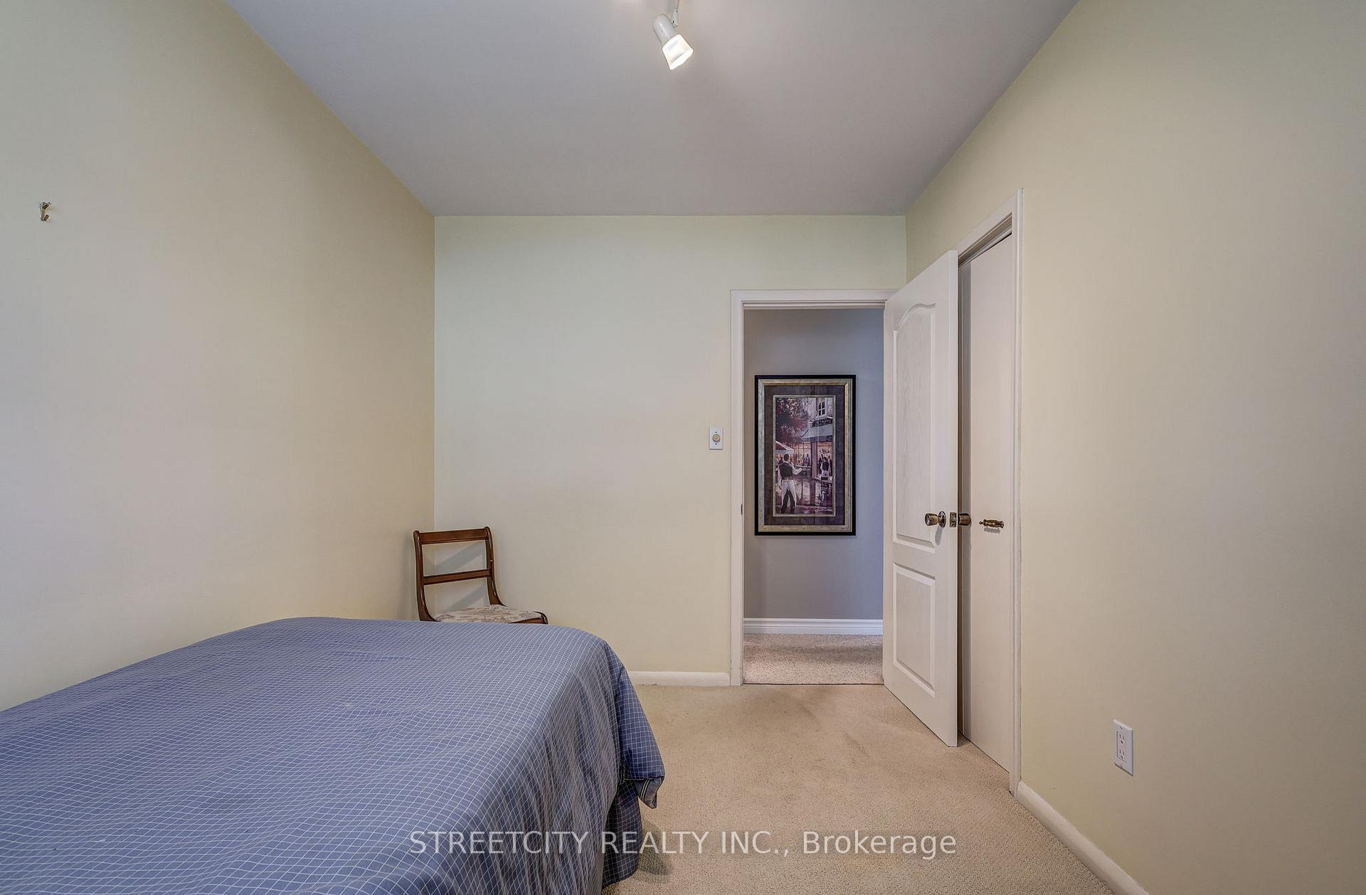 Photo 21 of 15 Ryerson Place, St. Thomas — HOMEH