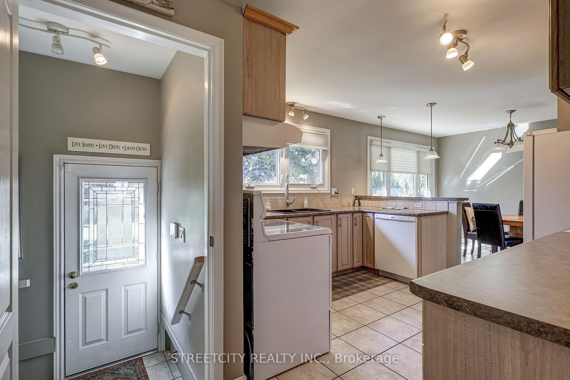Photo 23 of 15 Ryerson Place, St. Thomas — HOMEH