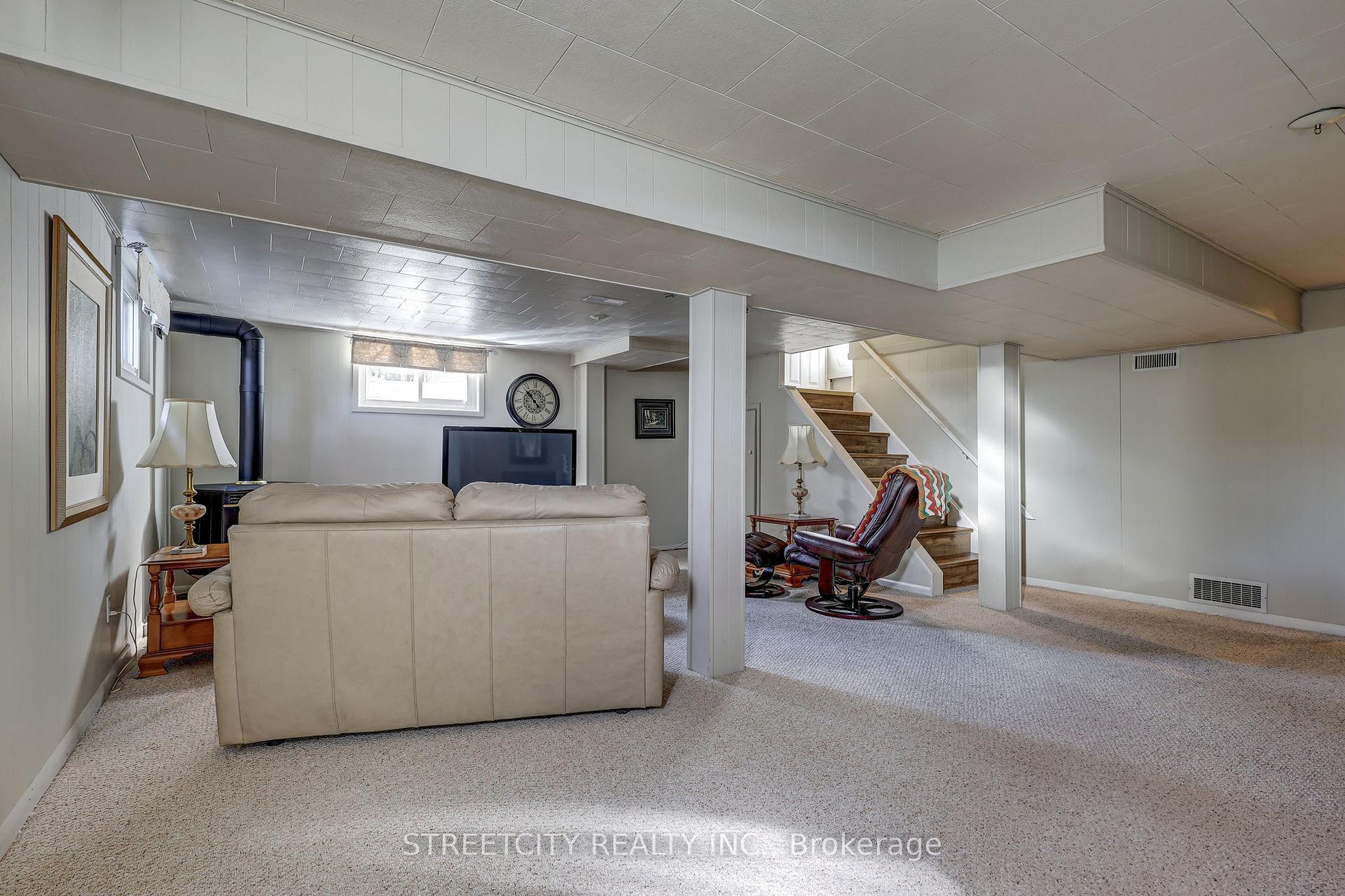 Photo 26 of 15 Ryerson Place, St. Thomas — HOMEH