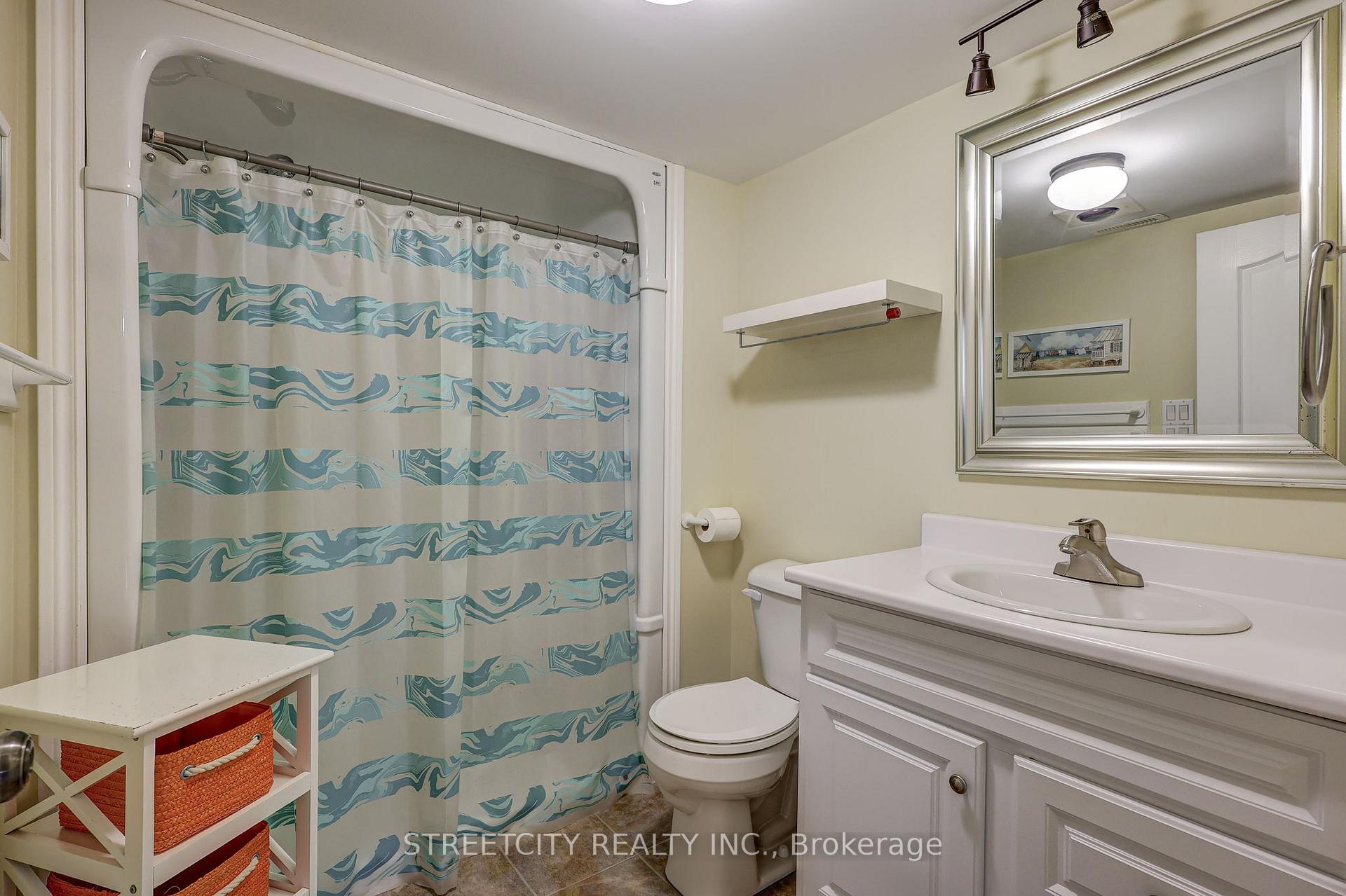 Photo 33 of 15 Ryerson Place, St. Thomas — HOMEH