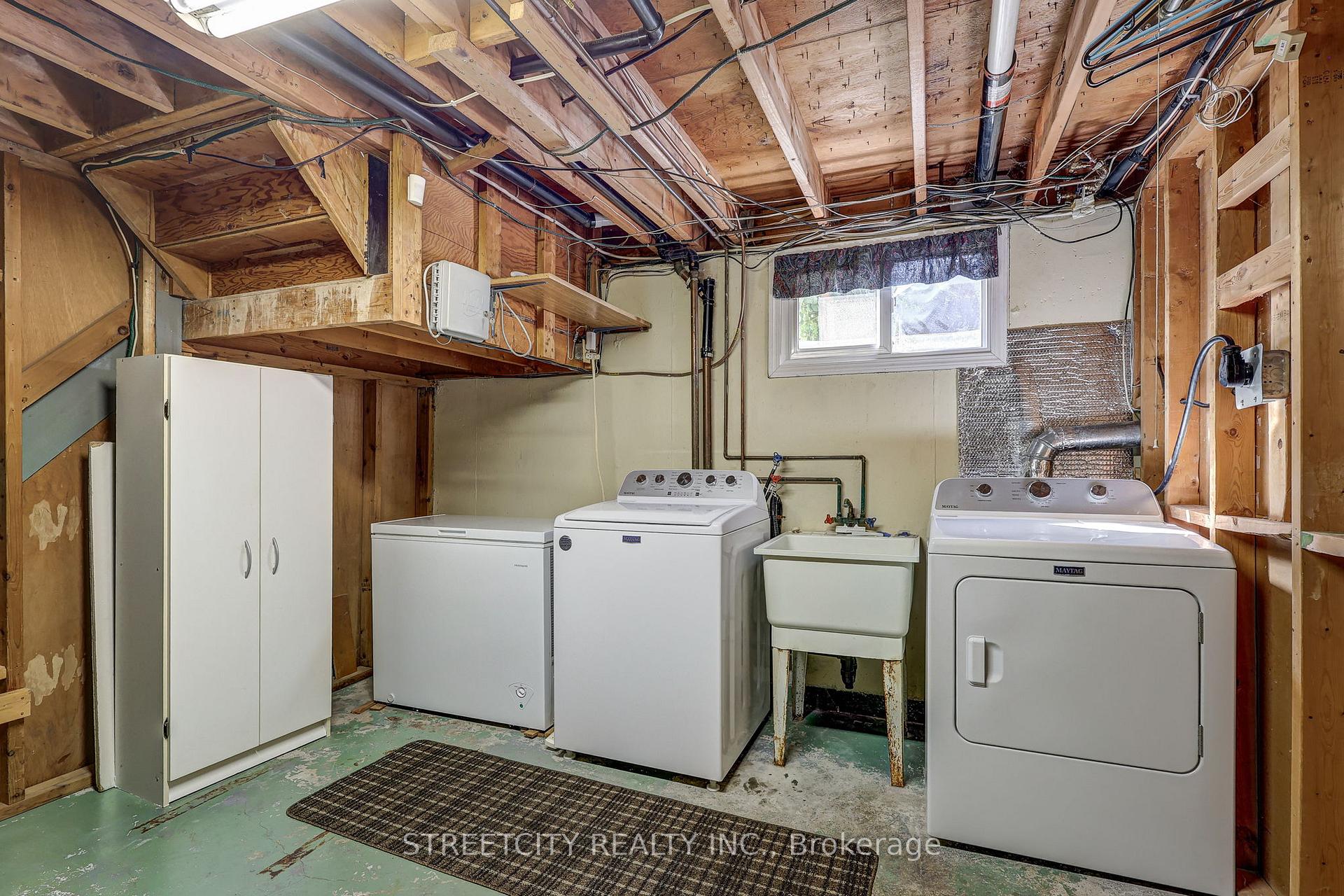 Photo 36 of 15 Ryerson Place, St. Thomas — HOMEH