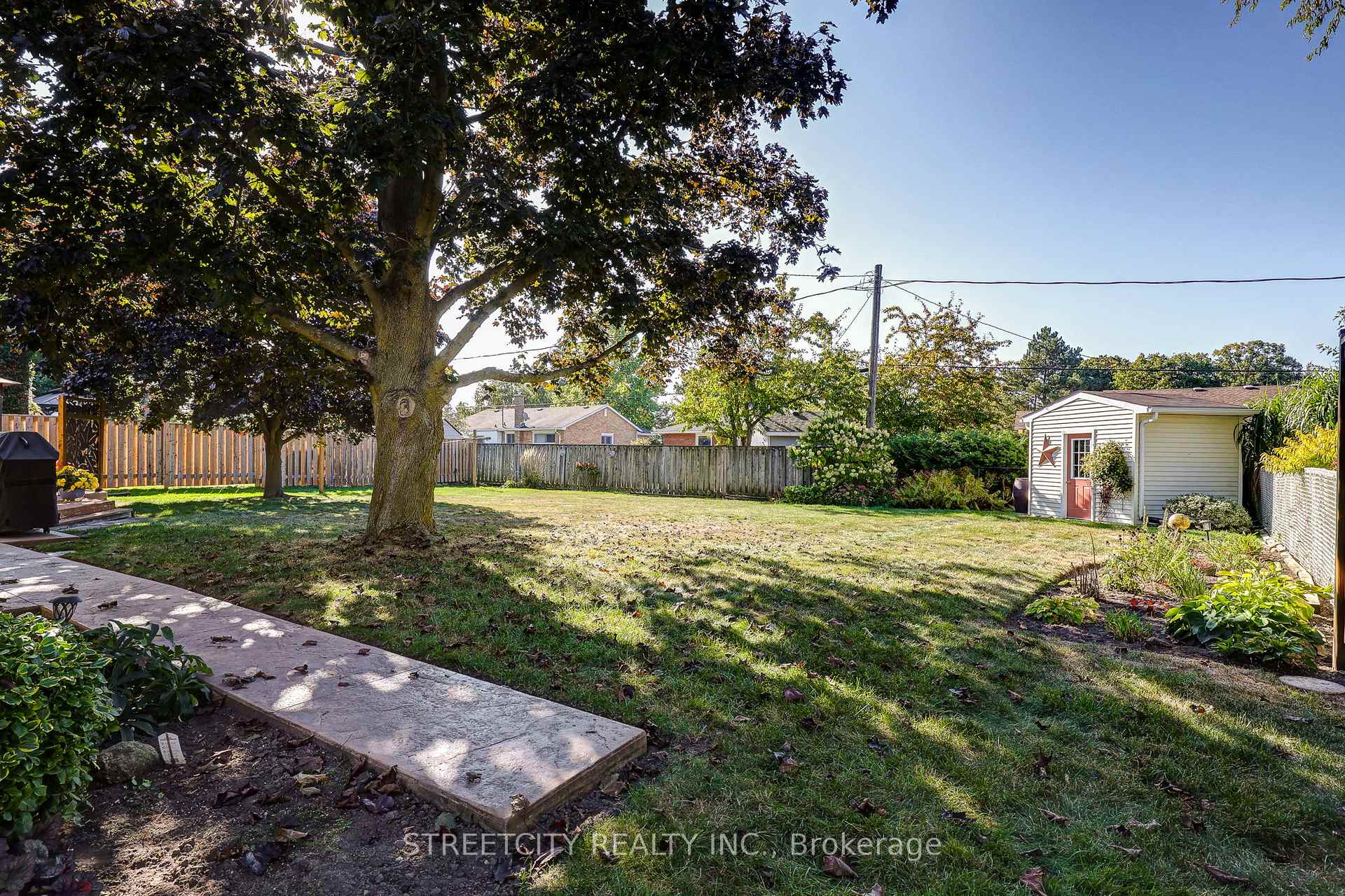 Photo 43 of 15 Ryerson Place, St. Thomas — HOMEH