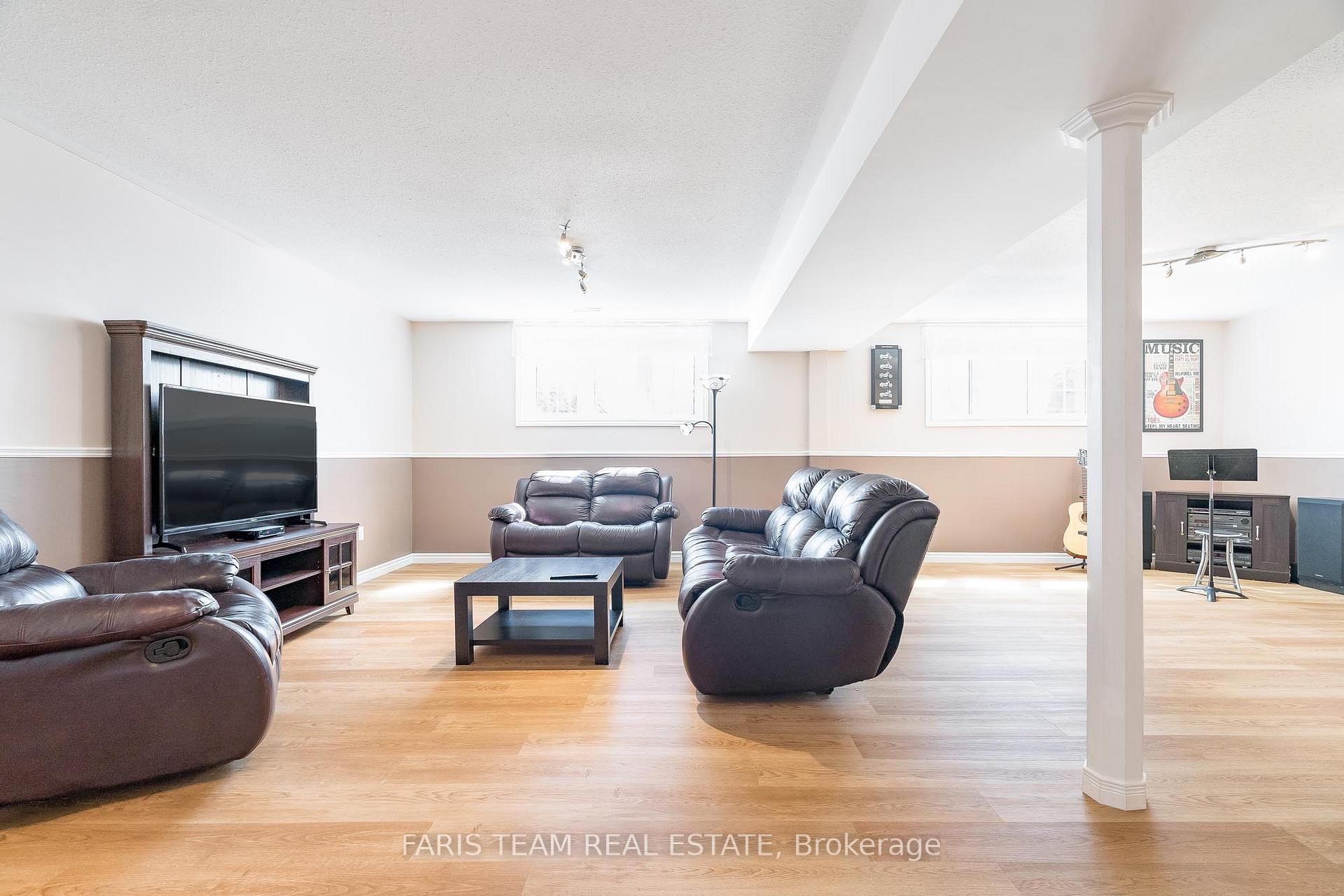 Photo 13 of 1032 Flos Road 4 E, Springwater, Phelpston — HOMEH