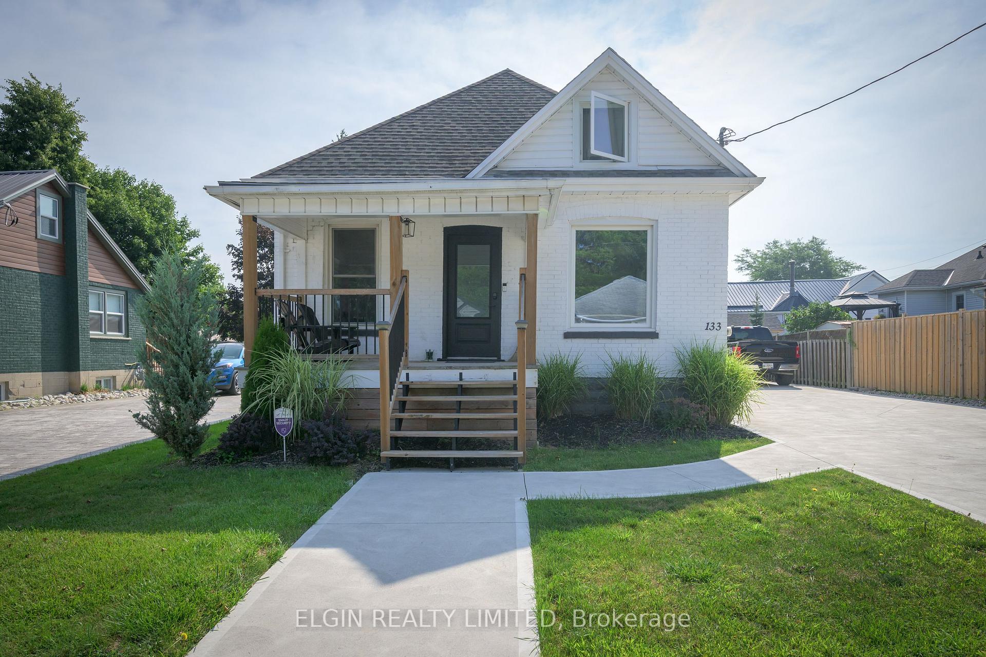 Photo 2 of 133 Balaclava Street, St. Thomas — HOMEH