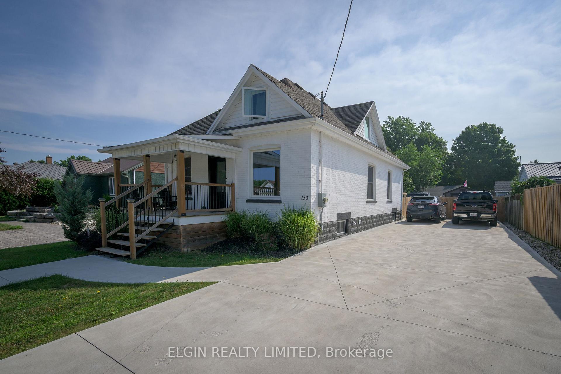 Photo 3 of 133 Balaclava Street, St. Thomas — HOMEH