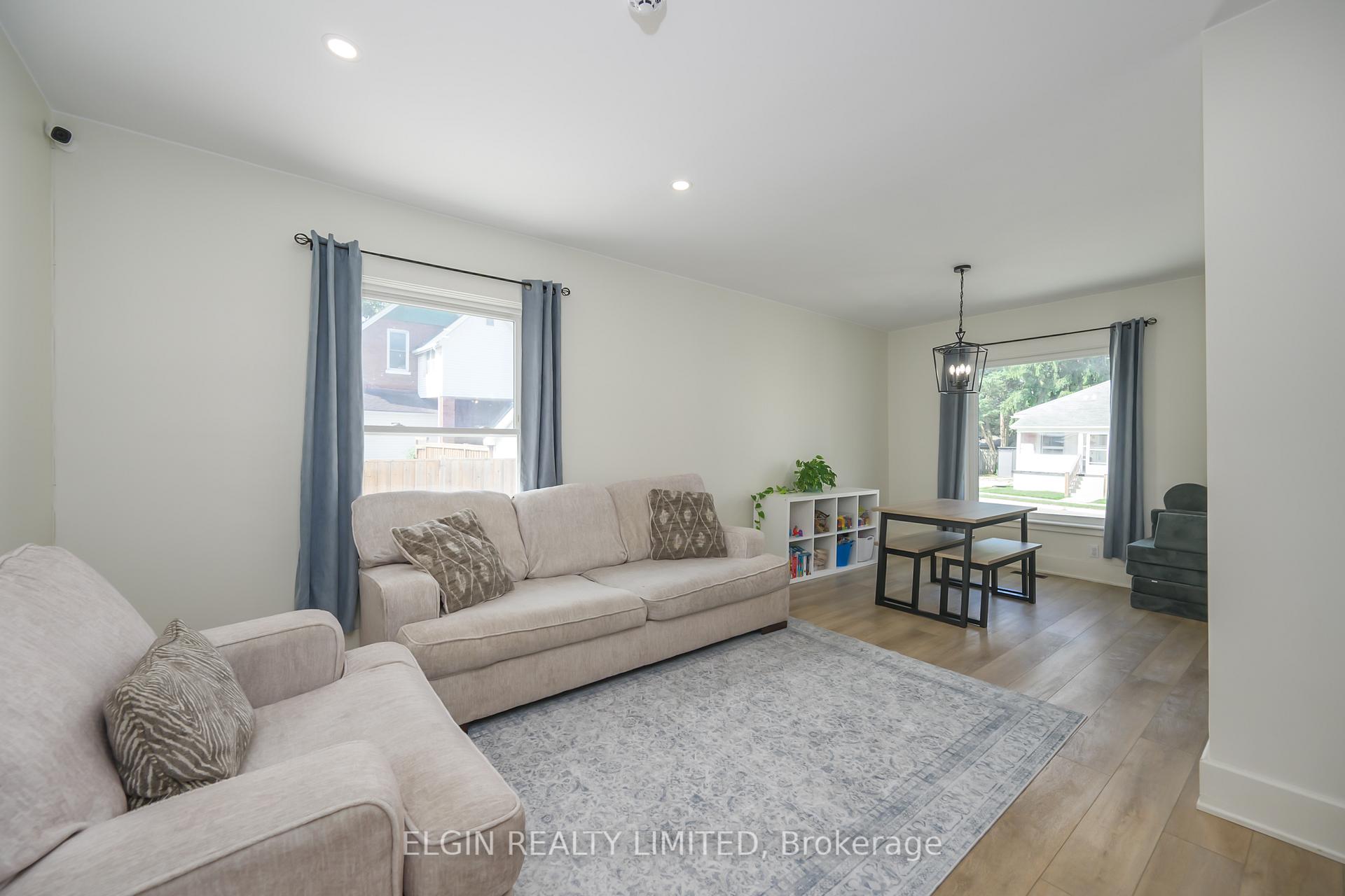 Photo 16 of 133 Balaclava Street, St. Thomas — HOMEH