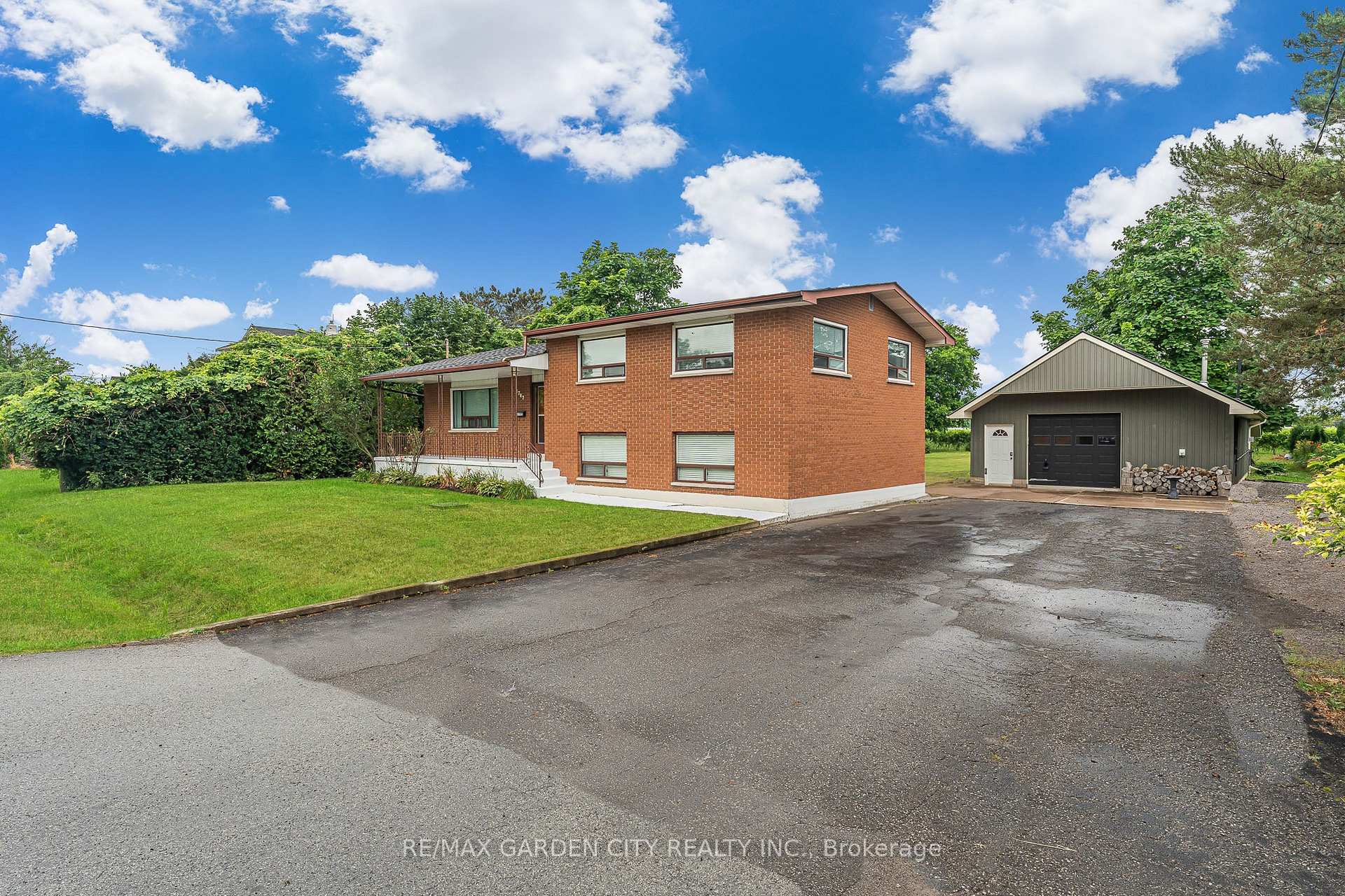 Photo 3 of 1787 Third Street, St. Catharines, Rural Fourth — HOMEH