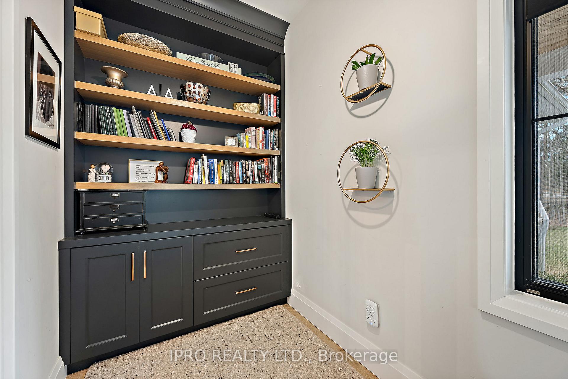 Photo 8 of 1 Gallagher Crescent, Springwater, Midhurst — HOMEH