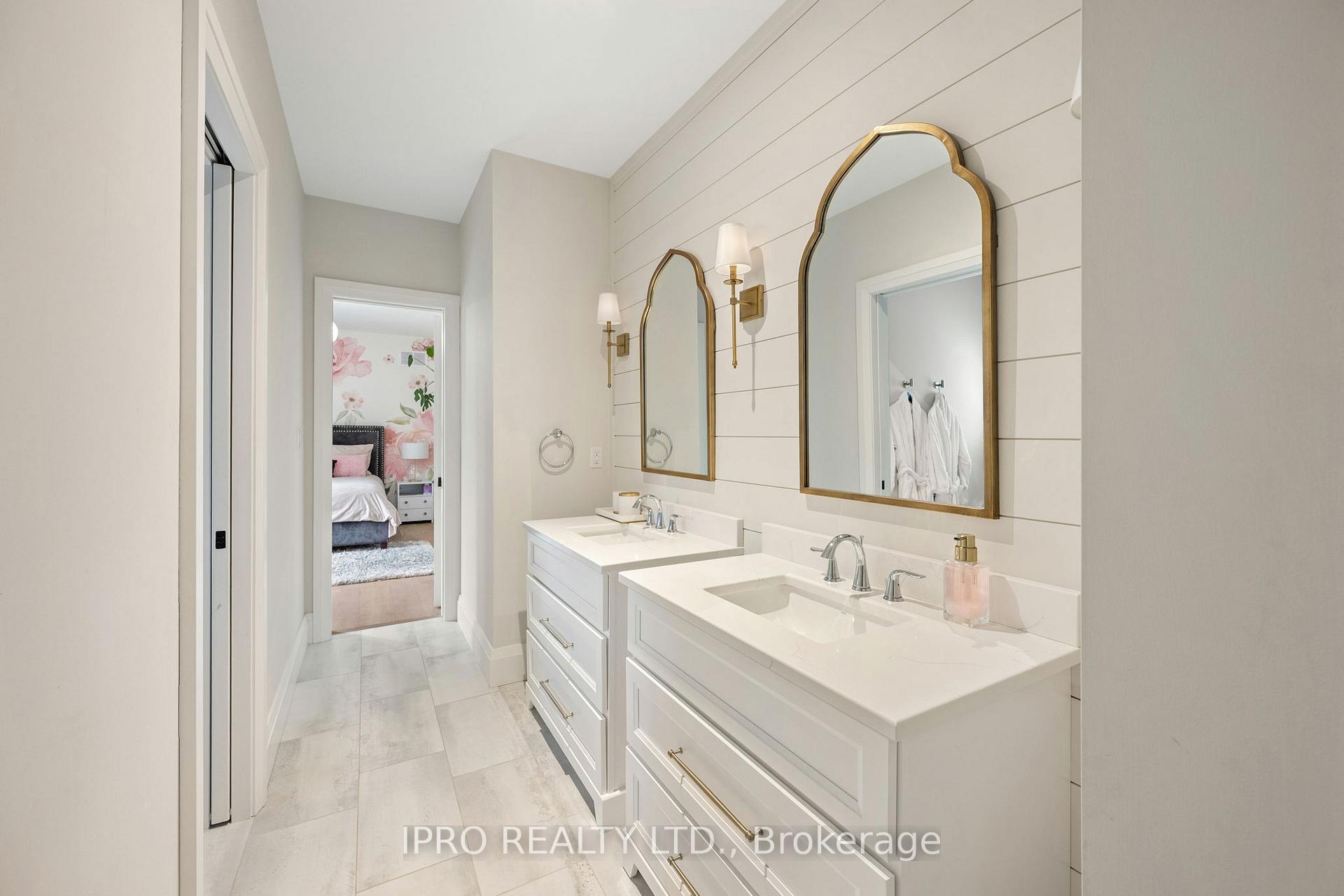 Photo 13 of 1 Gallagher Crescent, Springwater, Midhurst — HOMEH