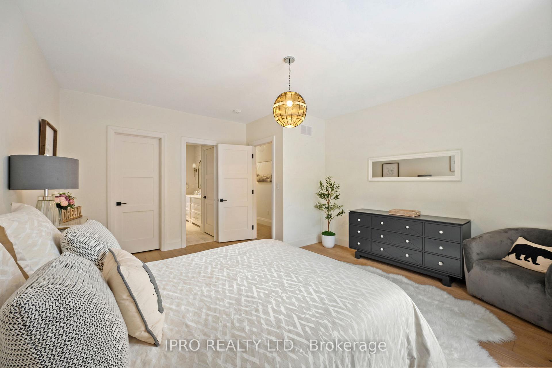 Photo 19 of 1 Gallagher Crescent, Springwater, Midhurst — HOMEH