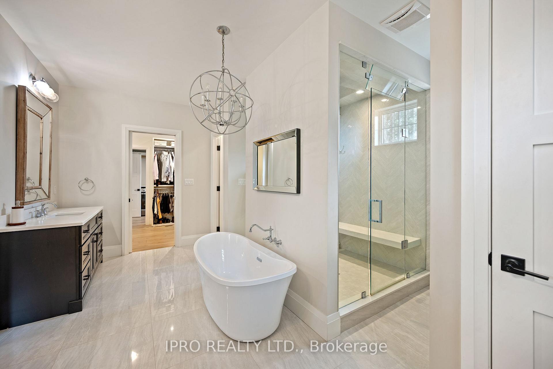 Photo 24 of 1 Gallagher Crescent, Springwater, Midhurst — HOMEH
