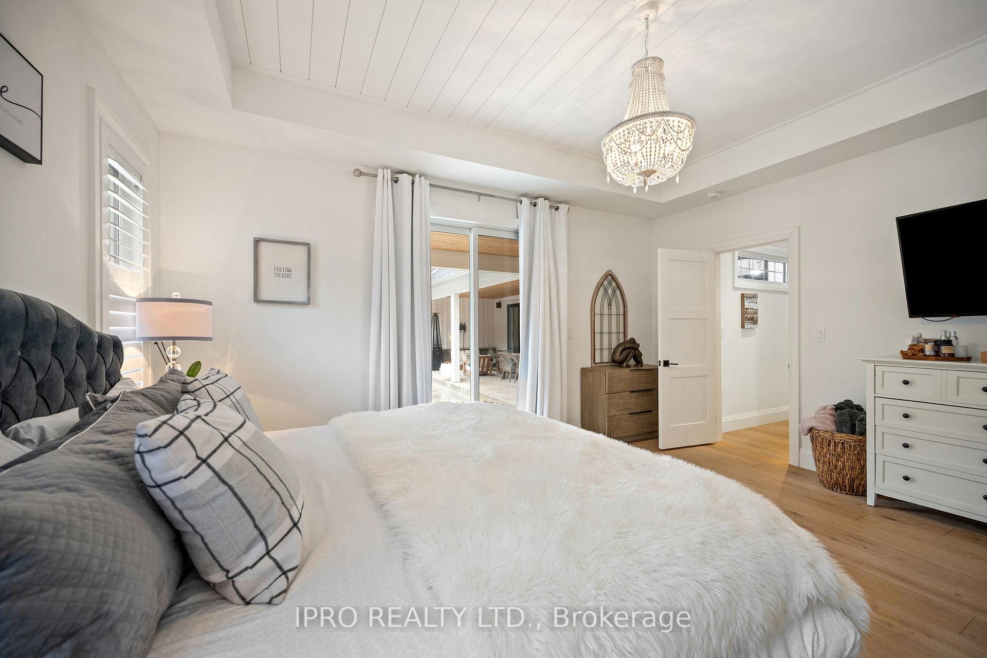 Photo 28 of 1 Gallagher Crescent, Springwater, Midhurst — HOMEH