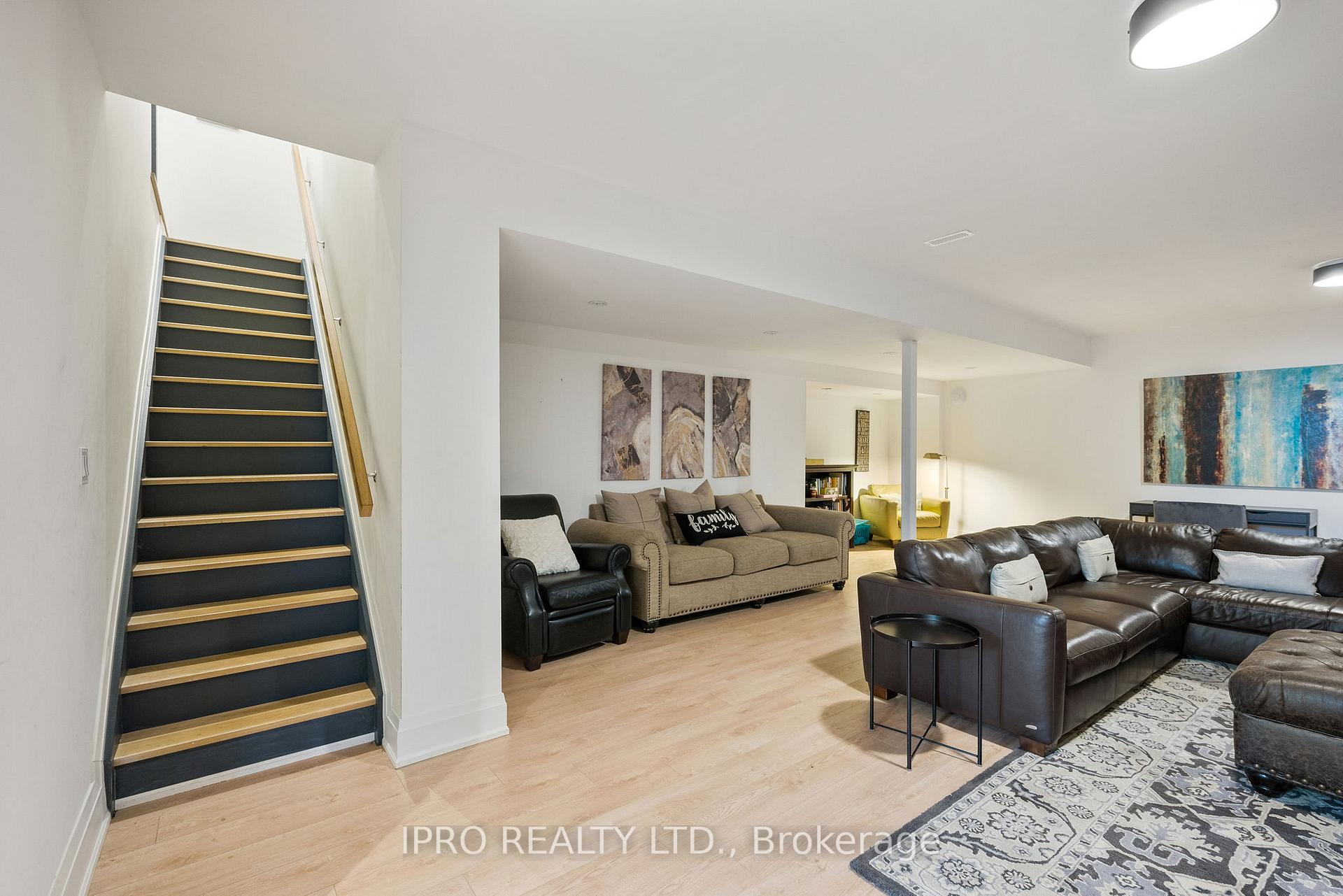 Photo 32 of 1 Gallagher Crescent, Springwater, Midhurst — HOMEH