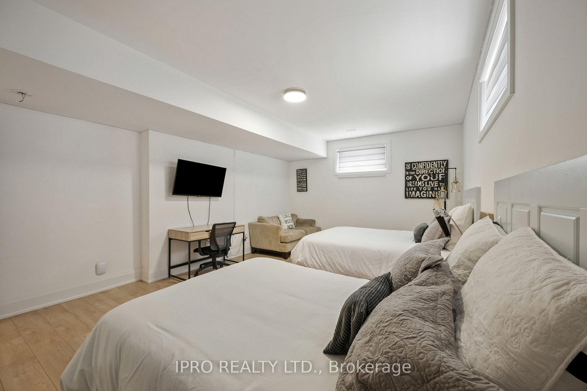 Photo 35 of 1 Gallagher Crescent, Springwater, Midhurst — HOMEH