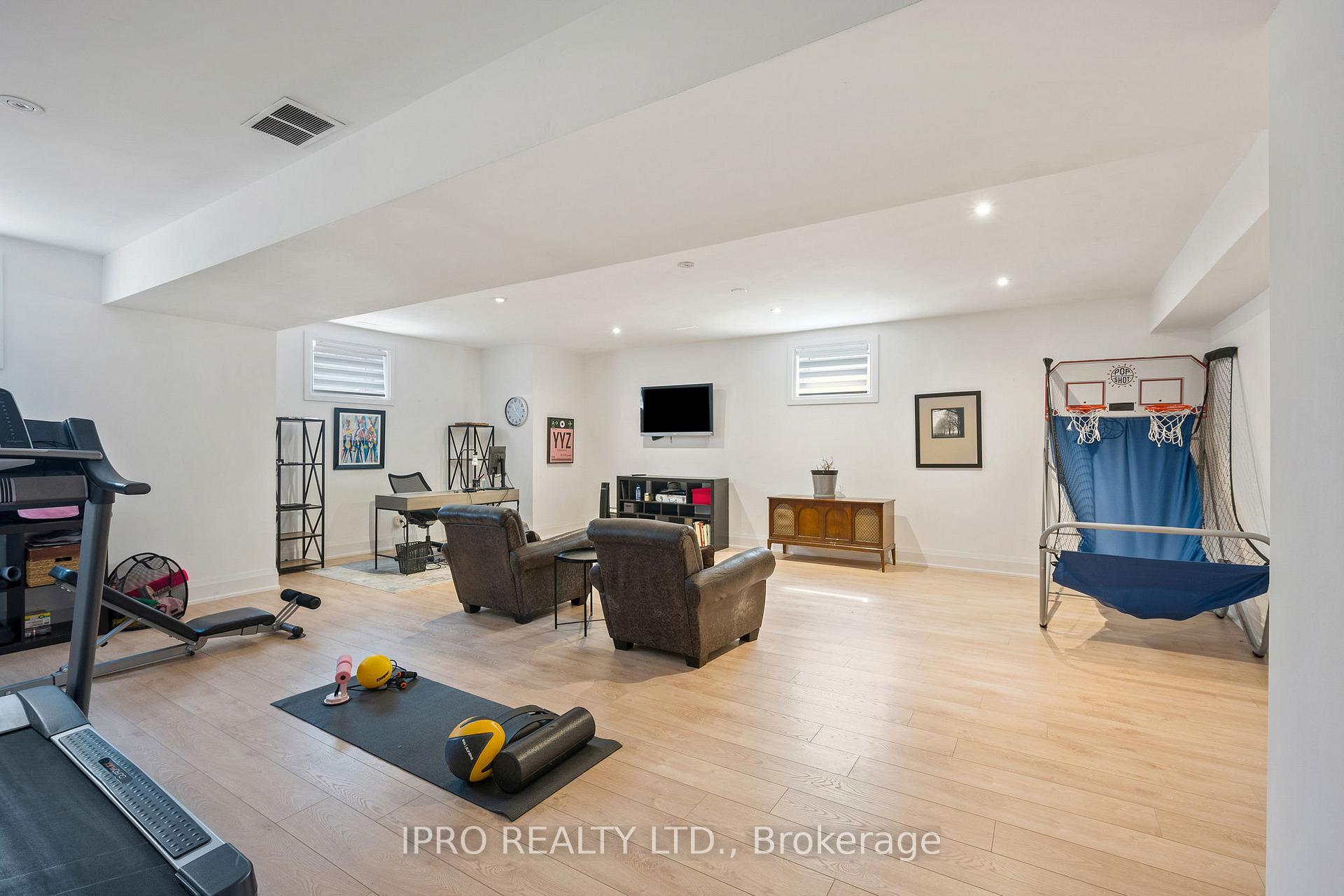 Photo 39 of 1 Gallagher Crescent, Springwater, Midhurst — HOMEH