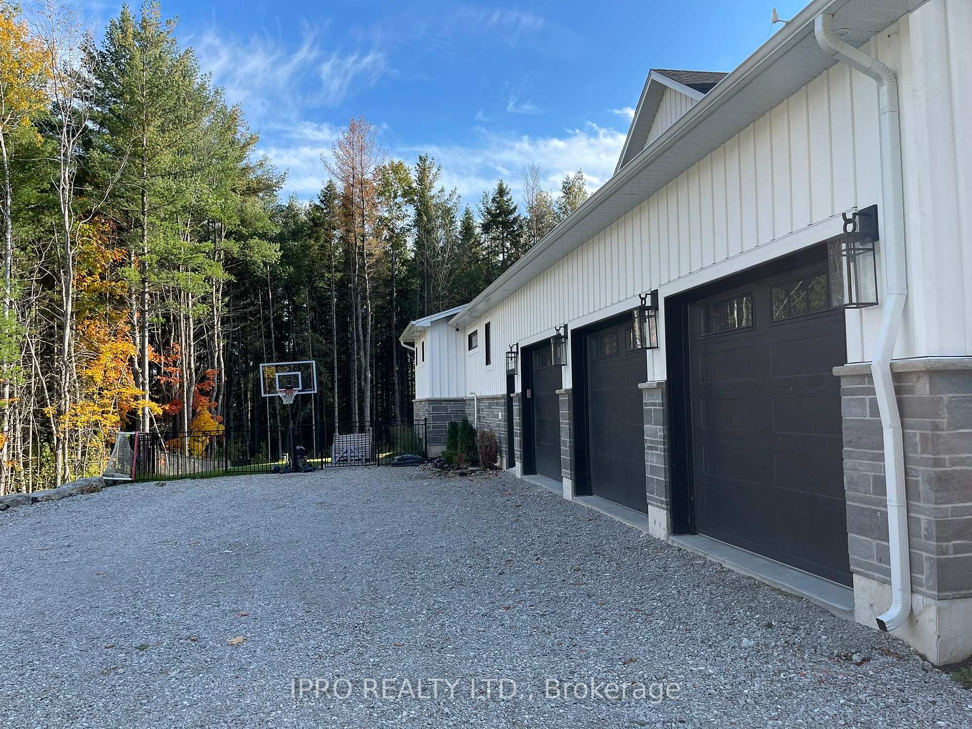Photo 46 of 1 Gallagher Crescent, Springwater, Midhurst — HOMEH