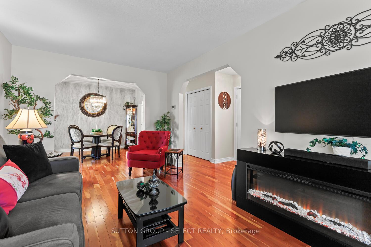 Photo 7 of 49 Neal Avenue, St. Thomas — HOMEH