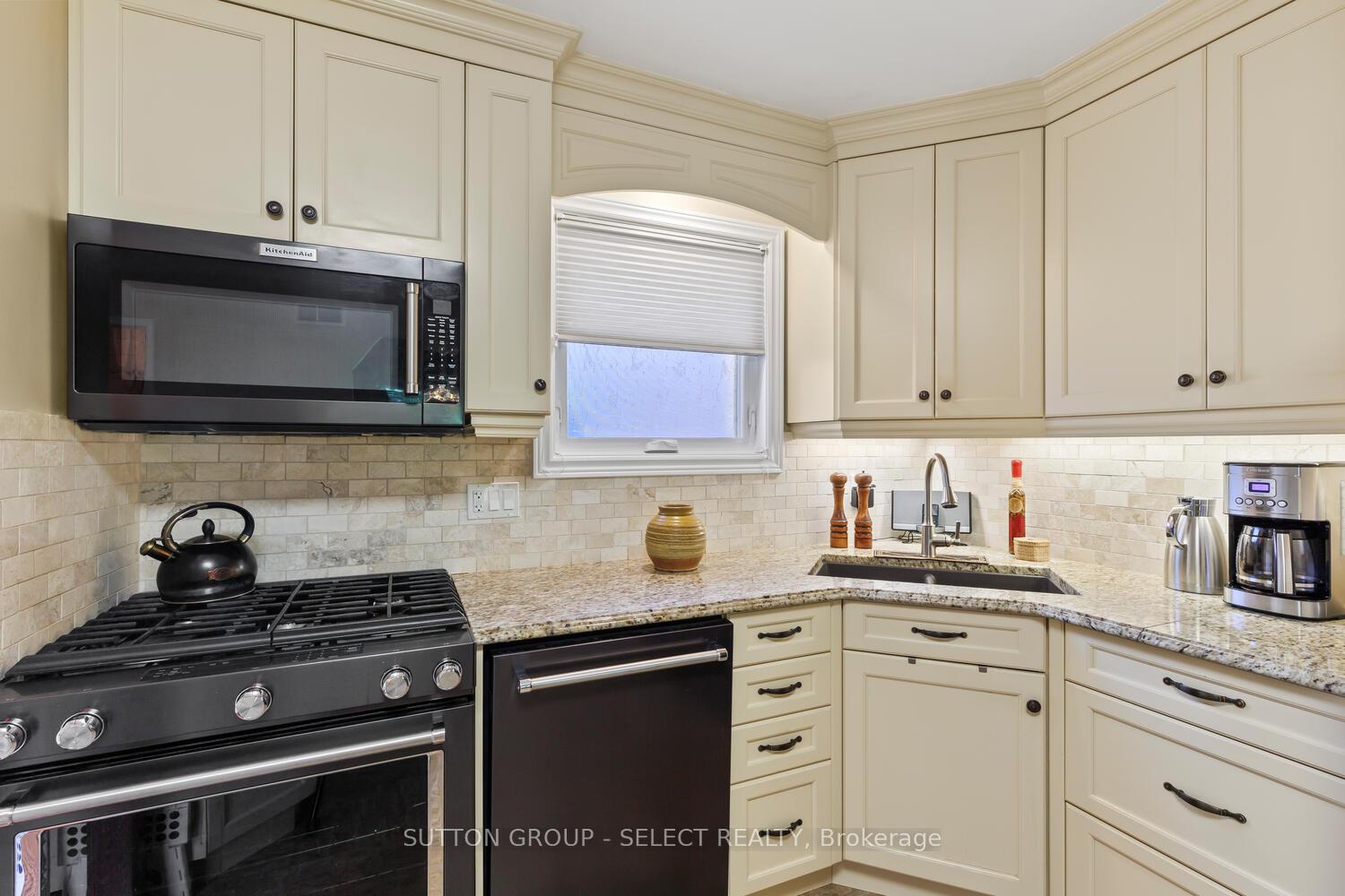 Photo 13 of 49 Neal Avenue, St. Thomas — HOMEH