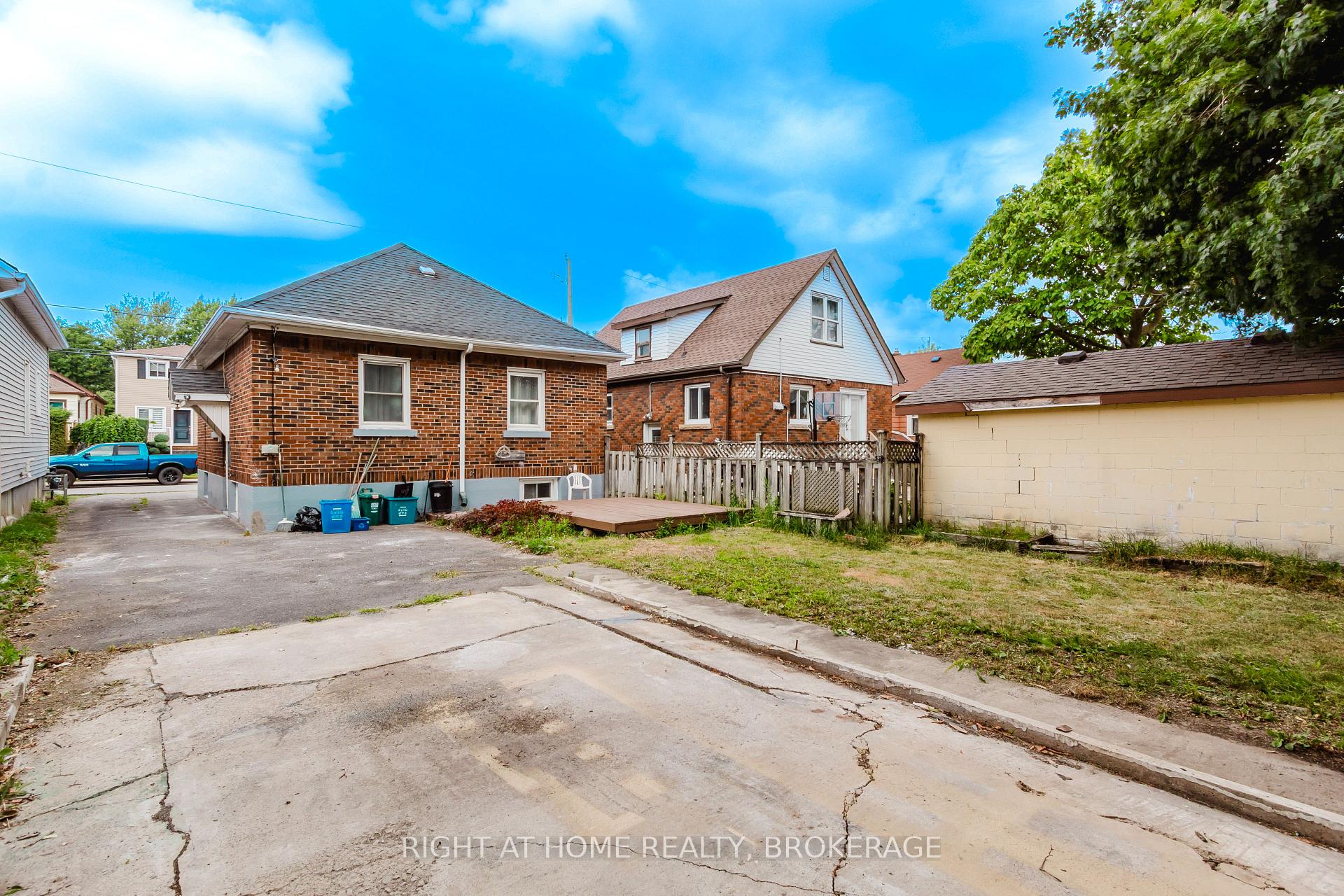 Photo 32 of 12 Elberta Street, St. Catharines, Facer — HOMEH
