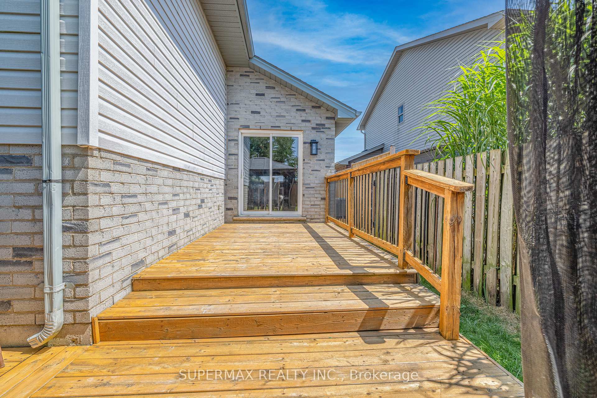 Photo 23 of 93 Hagerman Crescent, St. Thomas — HOMEH