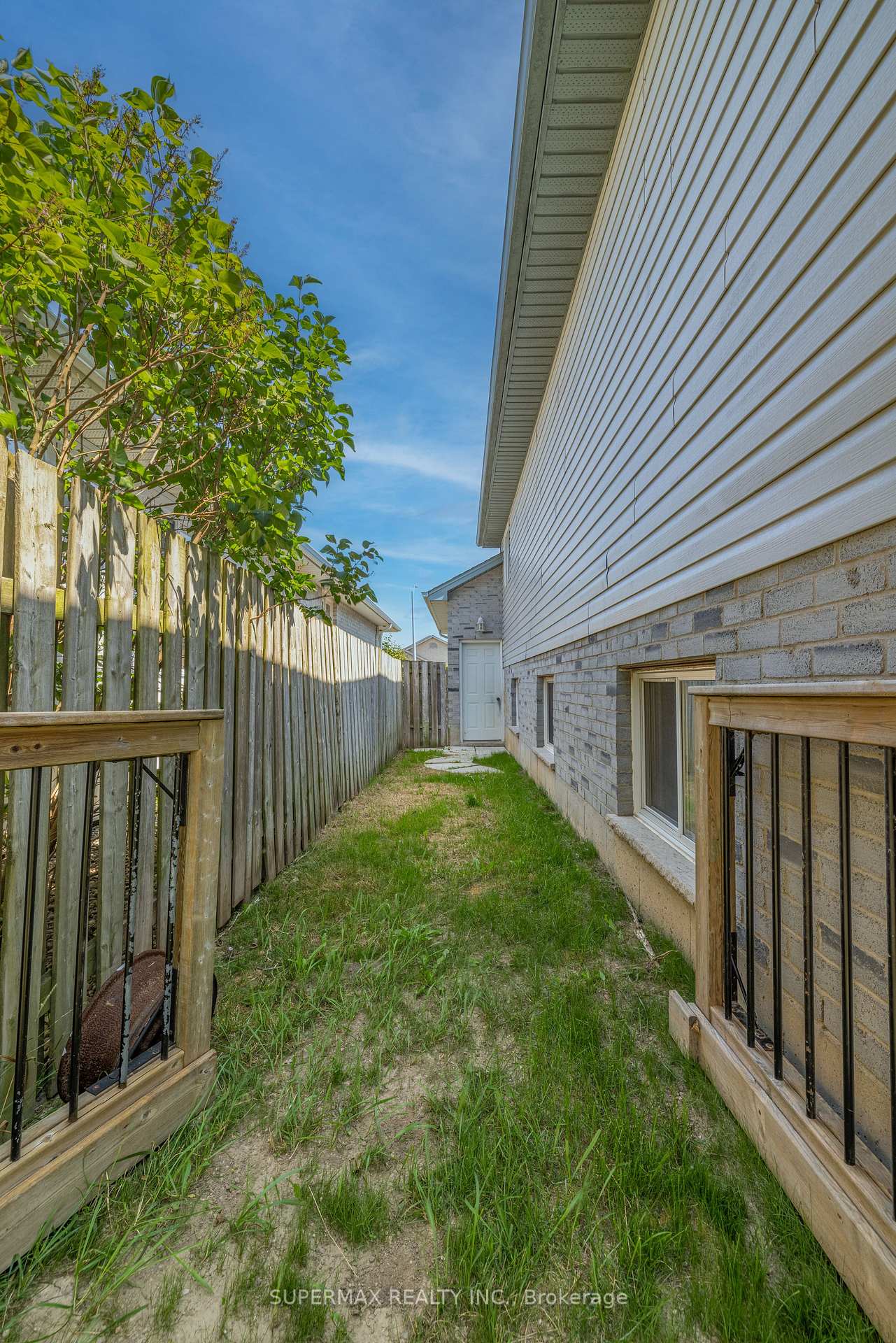 Photo 28 of 93 Hagerman Crescent, St. Thomas — HOMEH