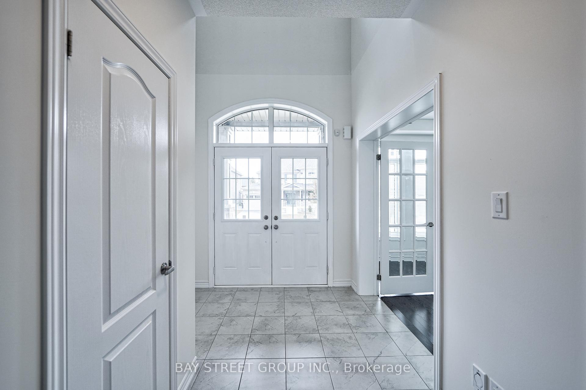 Photo 2 of 10 Rugman Crescent, Springwater, Minesing — HOMEH