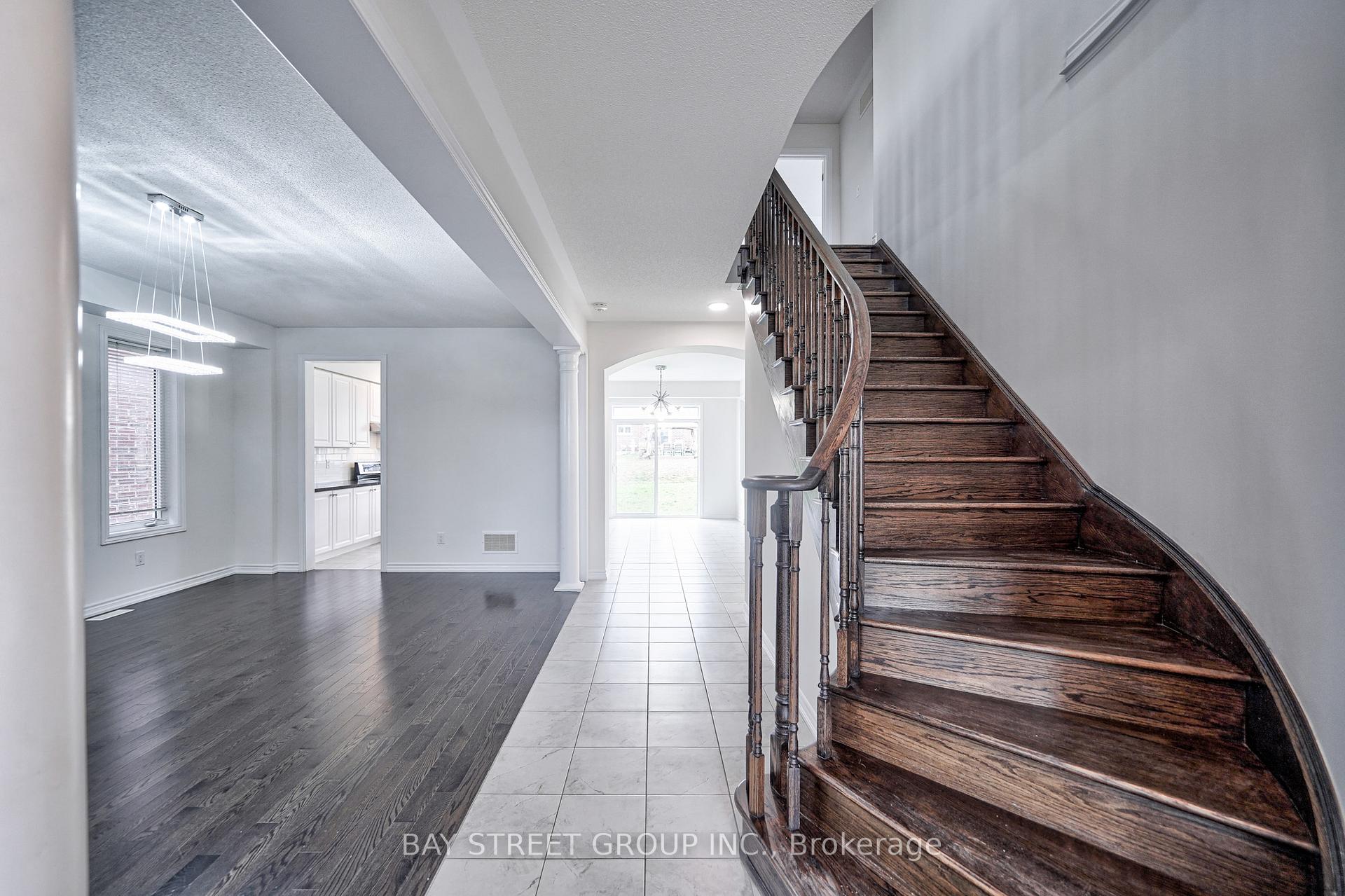 Photo 6 of 10 Rugman Crescent, Springwater, Minesing — HOMEH