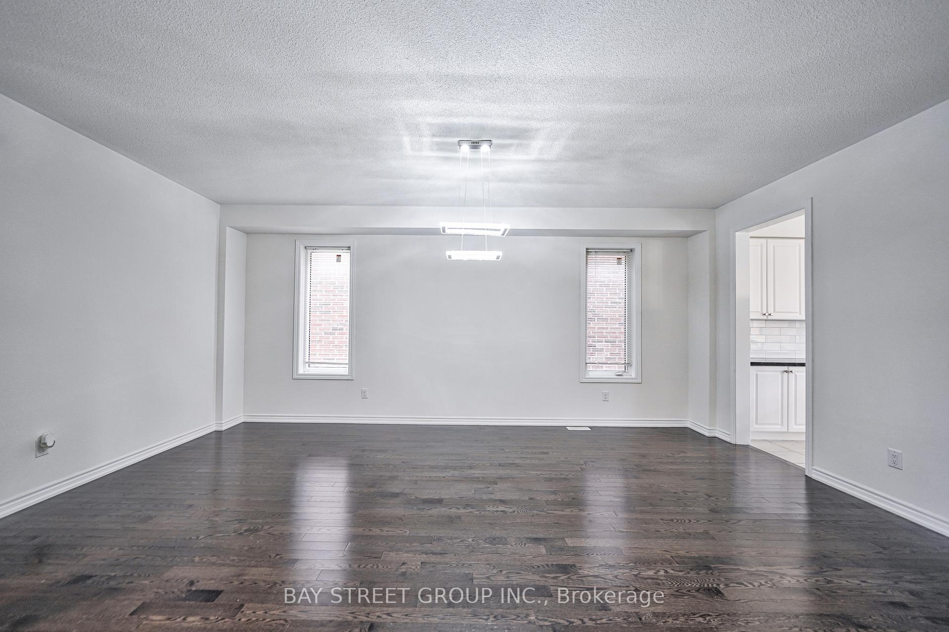 Photo 8 of 10 Rugman Crescent, Springwater, Minesing — HOMEH