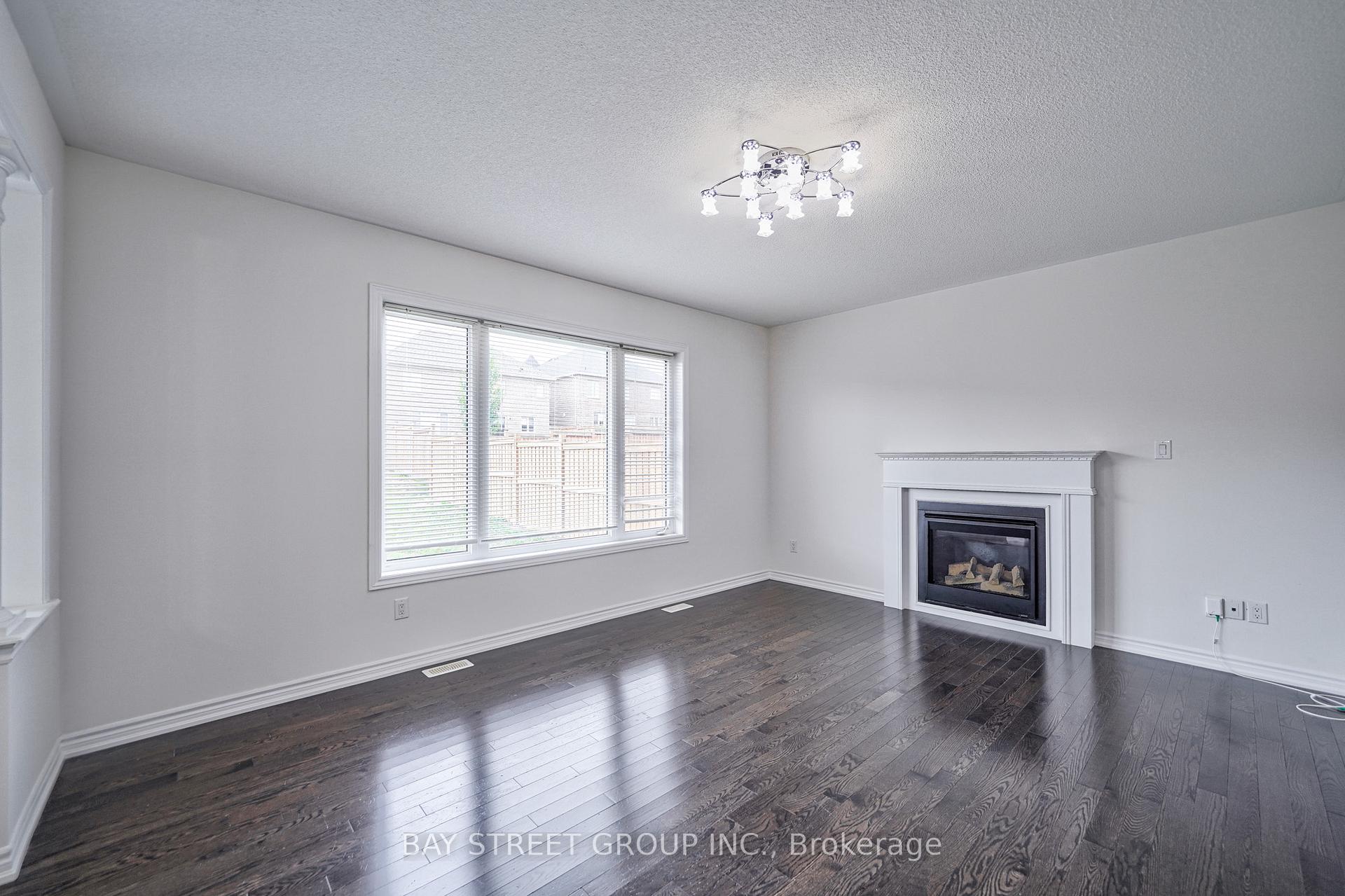 Photo 14 of 10 Rugman Crescent, Springwater, Minesing — HOMEH