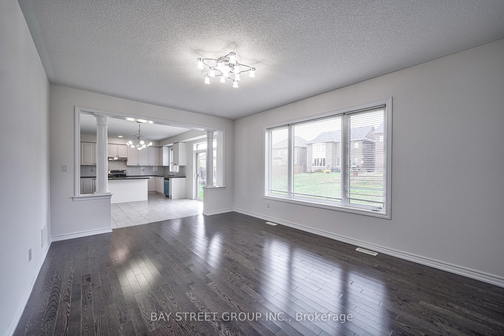 Photo 15 of 10 Rugman Crescent, Springwater, Minesing — HOMEH