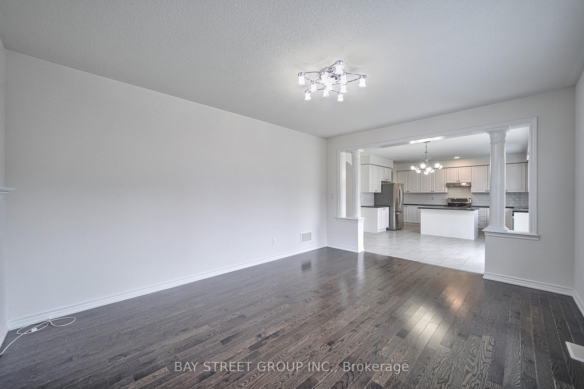 Photo 16 of 10 Rugman Crescent, Springwater, Minesing — HOMEH