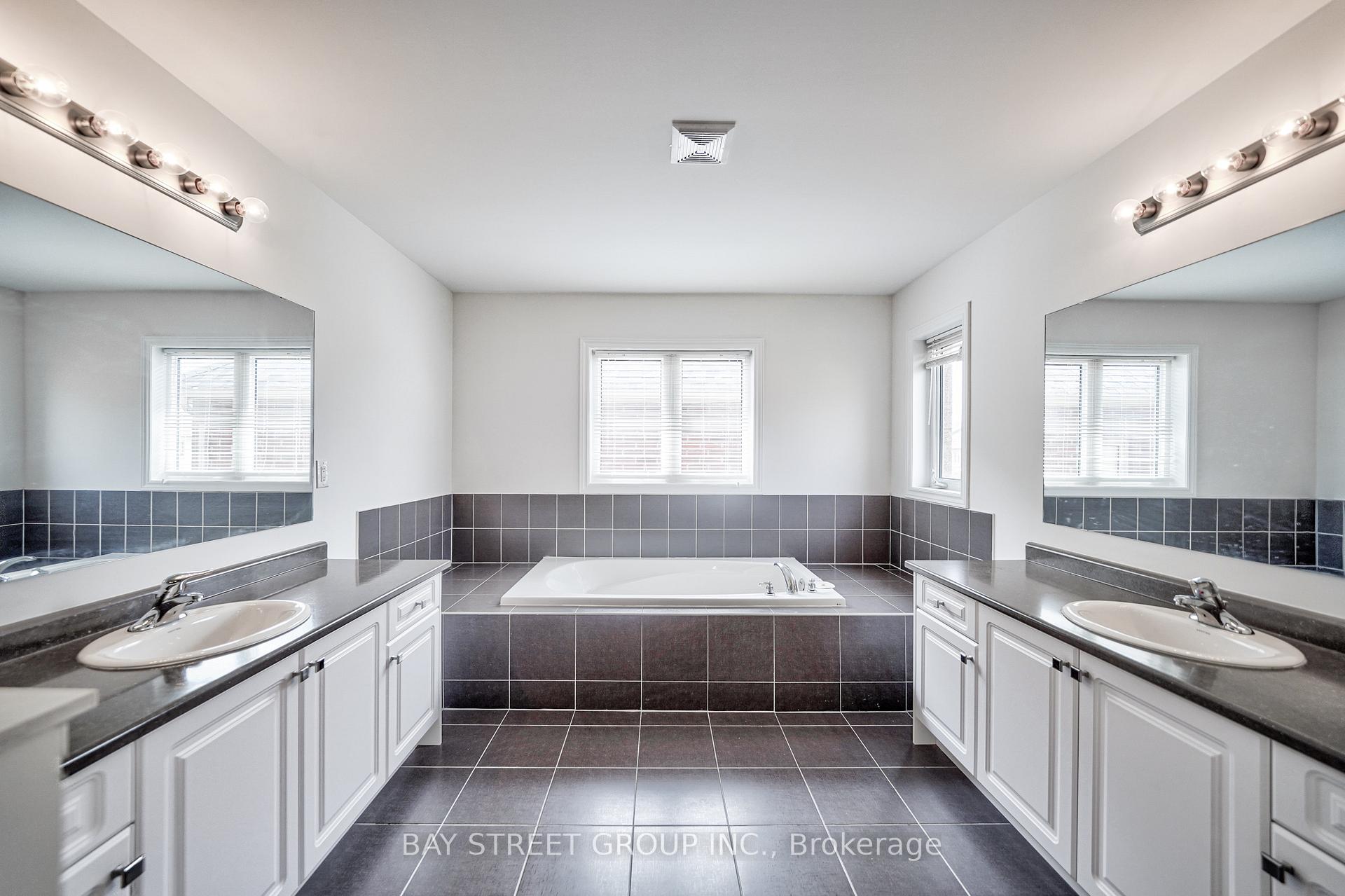 Photo 23 of 10 Rugman Crescent, Springwater, Minesing — HOMEH