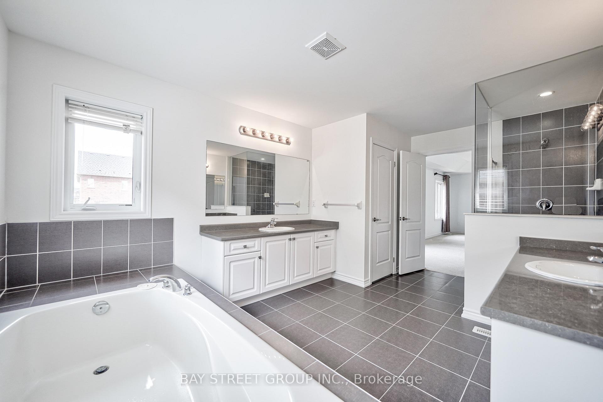 Photo 25 of 10 Rugman Crescent, Springwater, Minesing — HOMEH