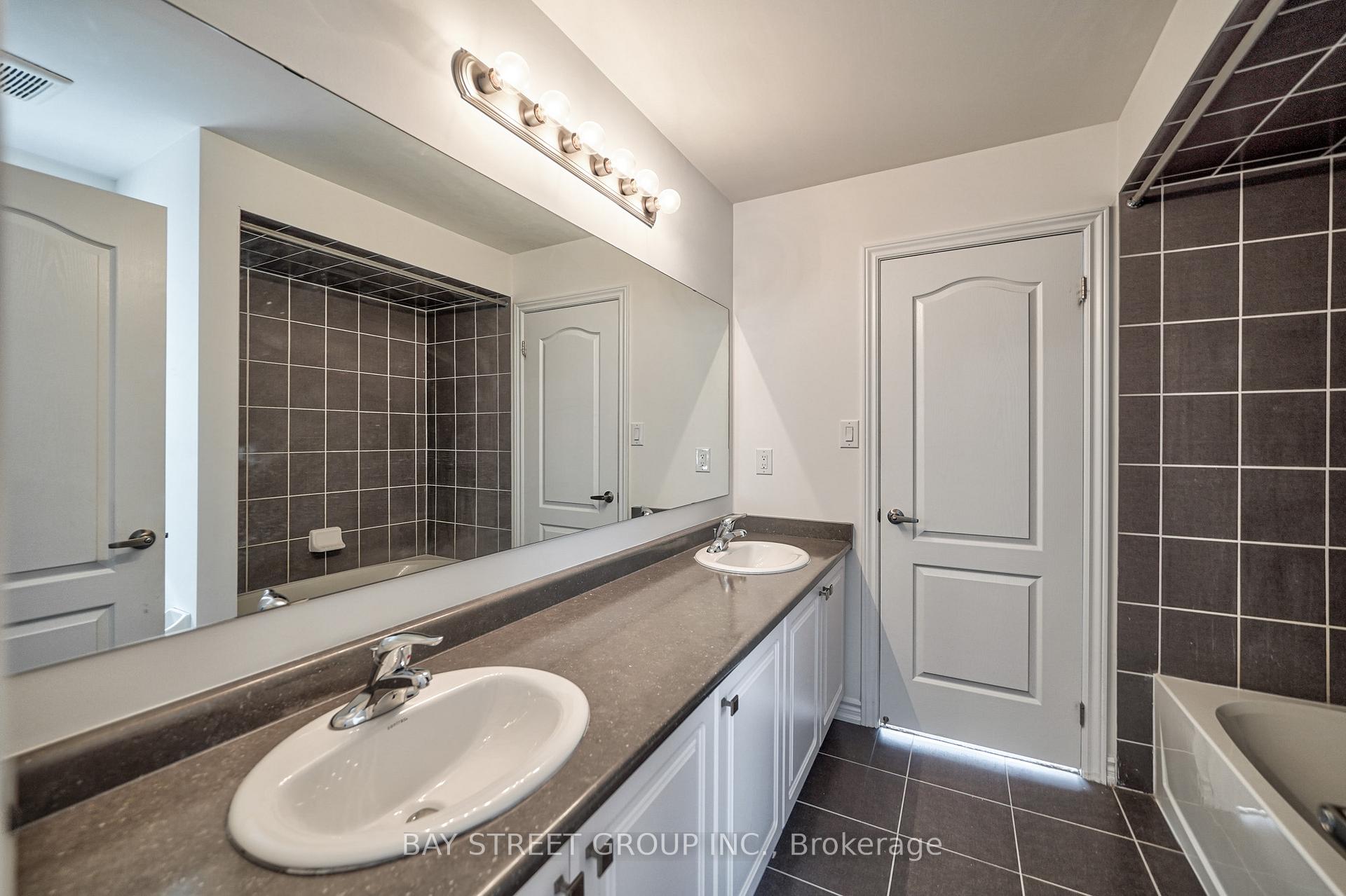 Photo 29 of 10 Rugman Crescent, Springwater, Minesing — HOMEH