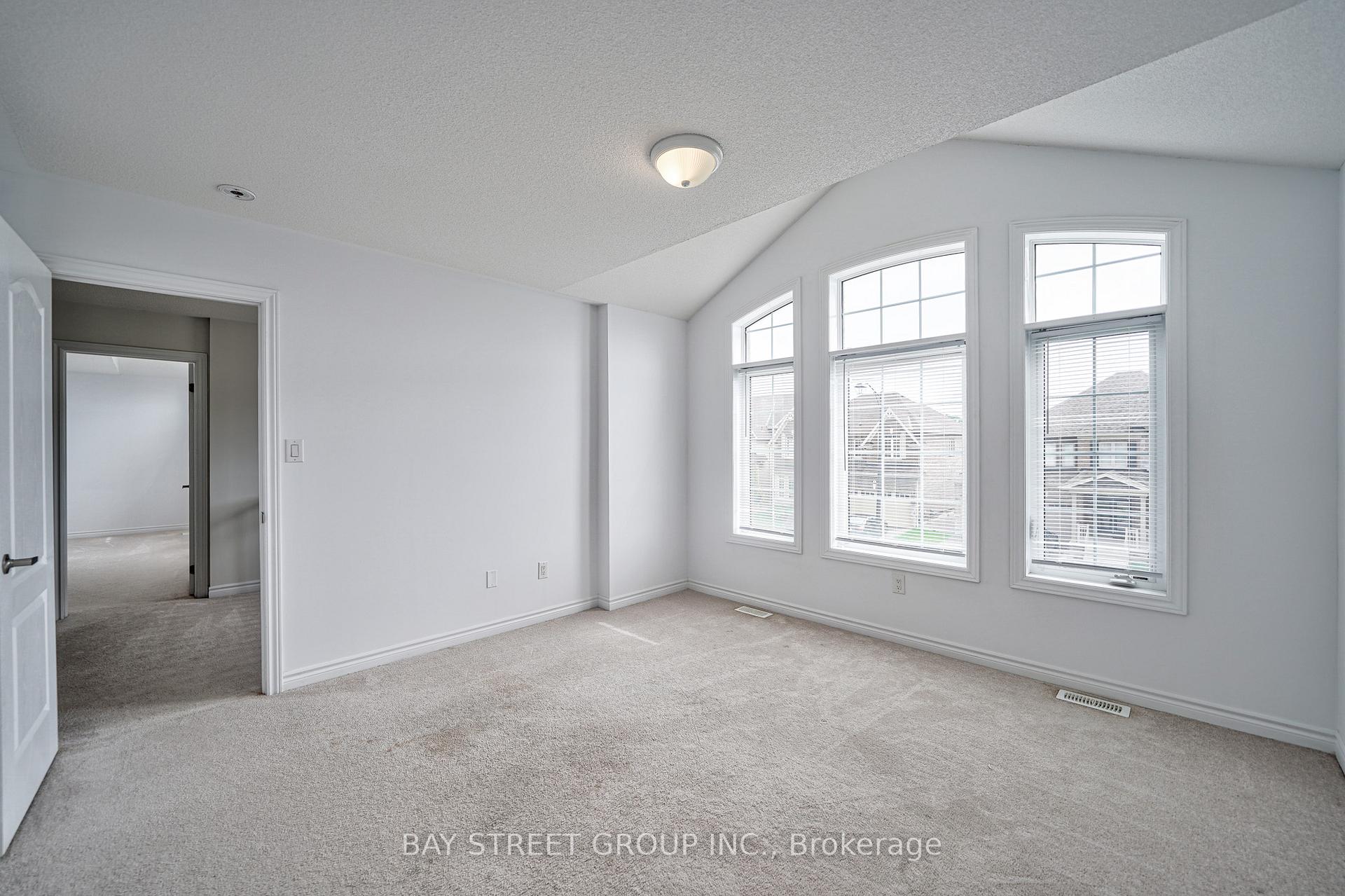 Photo 32 of 10 Rugman Crescent, Springwater, Minesing — HOMEH