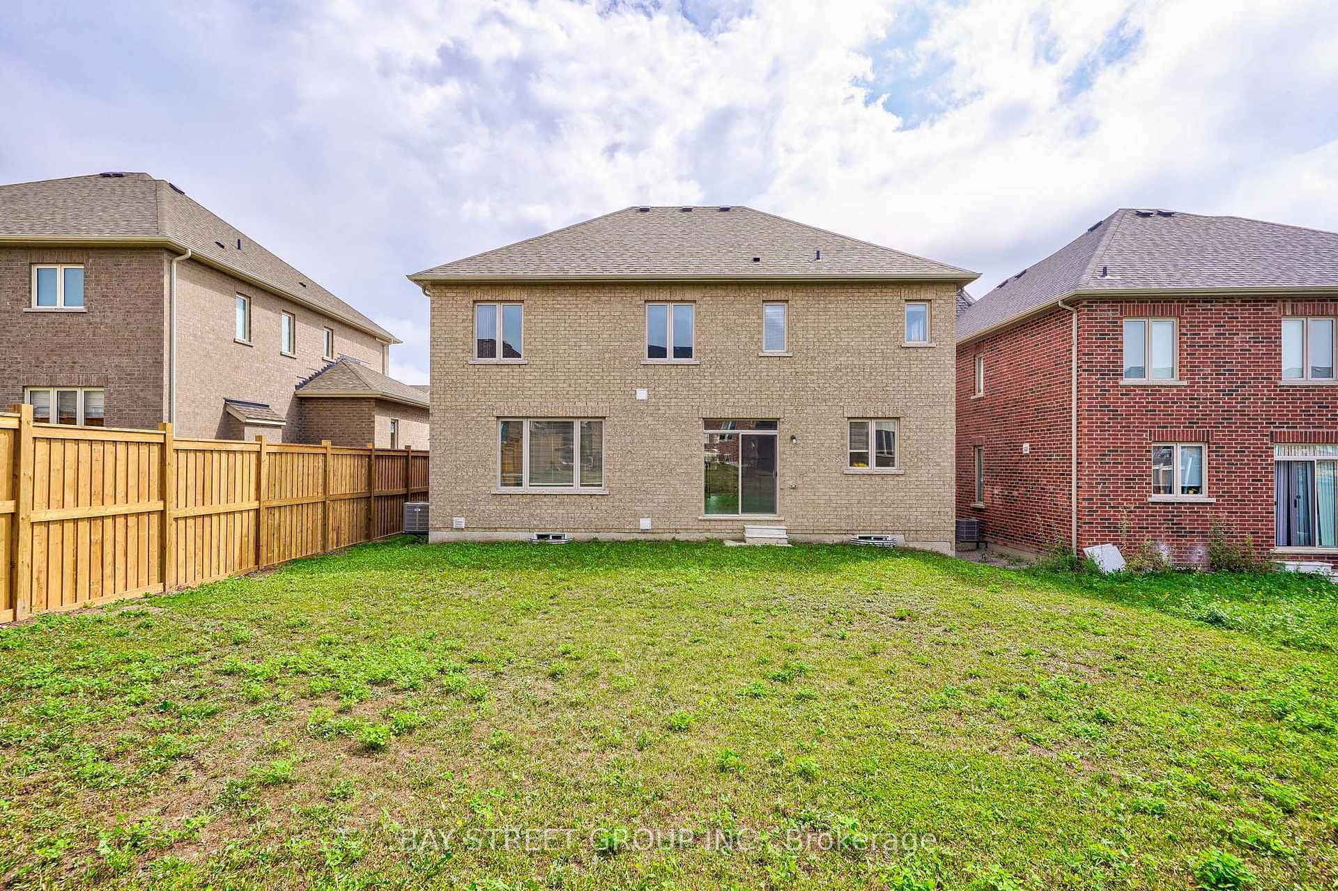 Photo 40 of 10 Rugman Crescent, Springwater, Minesing — HOMEH