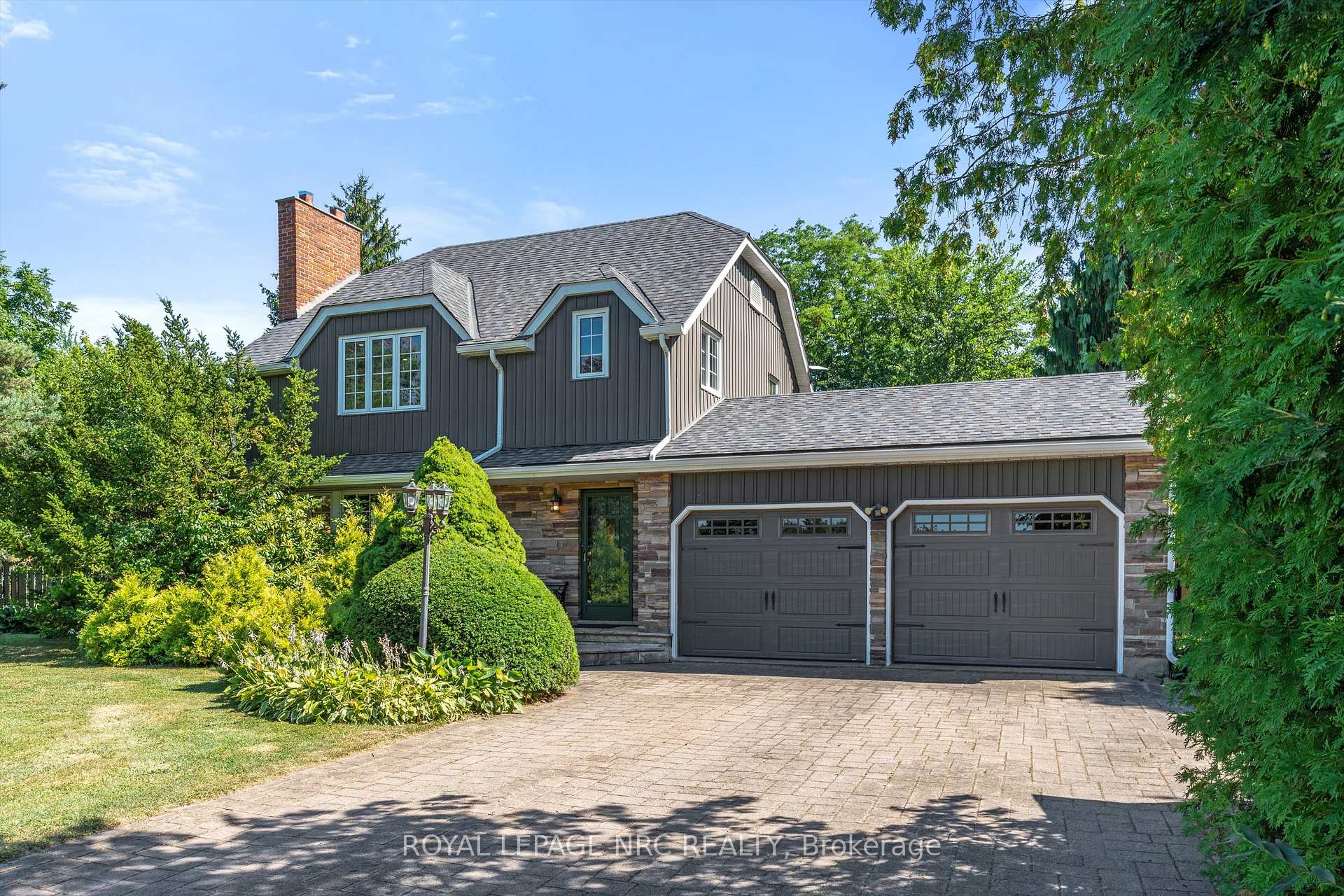 Photo 3 of 1458 Eighth Avenue, St. Catharines, Rural Eighth — HOMEH