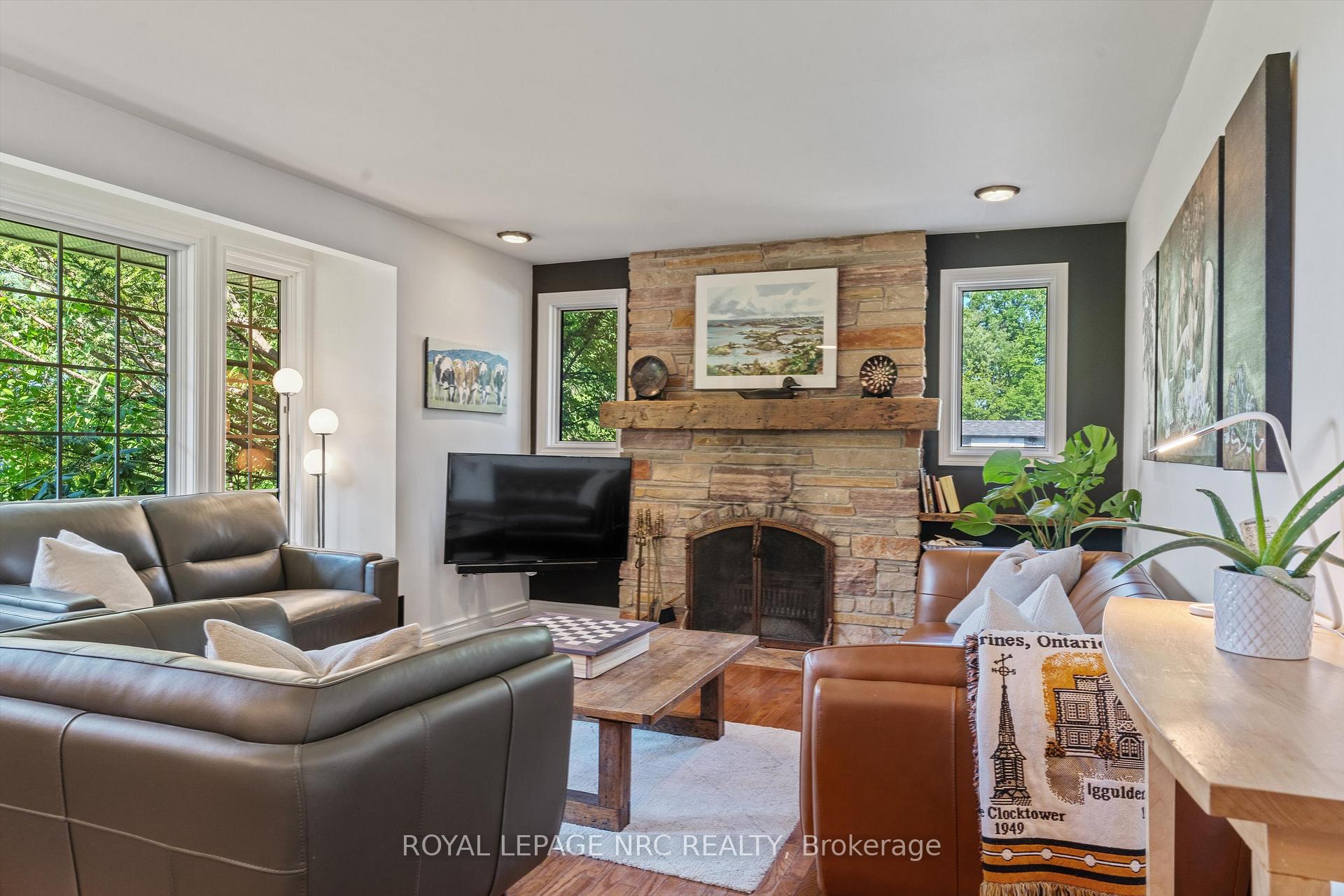Photo 8 of 1458 Eighth Avenue, St. Catharines, Rural Eighth — HOMEH