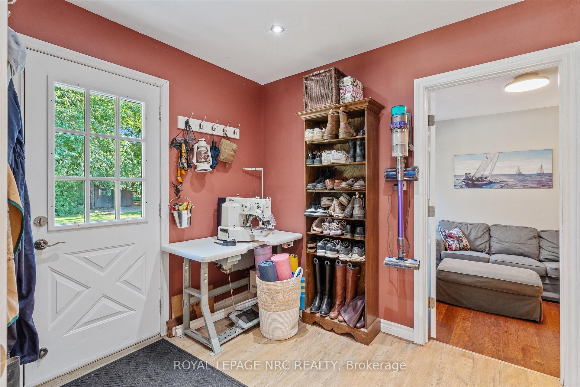 Photo 15 of 1458 Eighth Avenue, St. Catharines, Rural Eighth — HOMEH